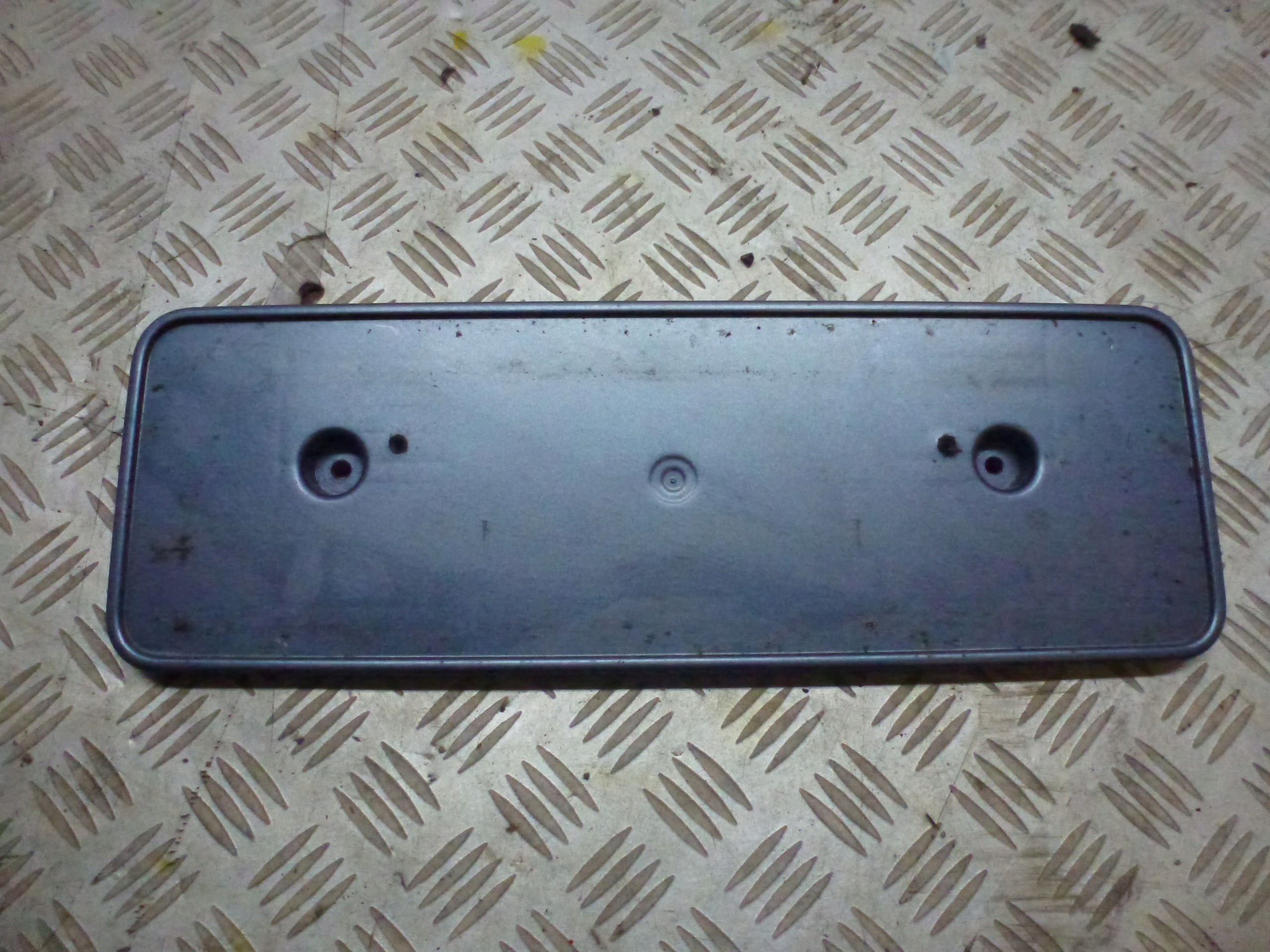 База реєстрації передня AUDI A4 B9 8W0807285D