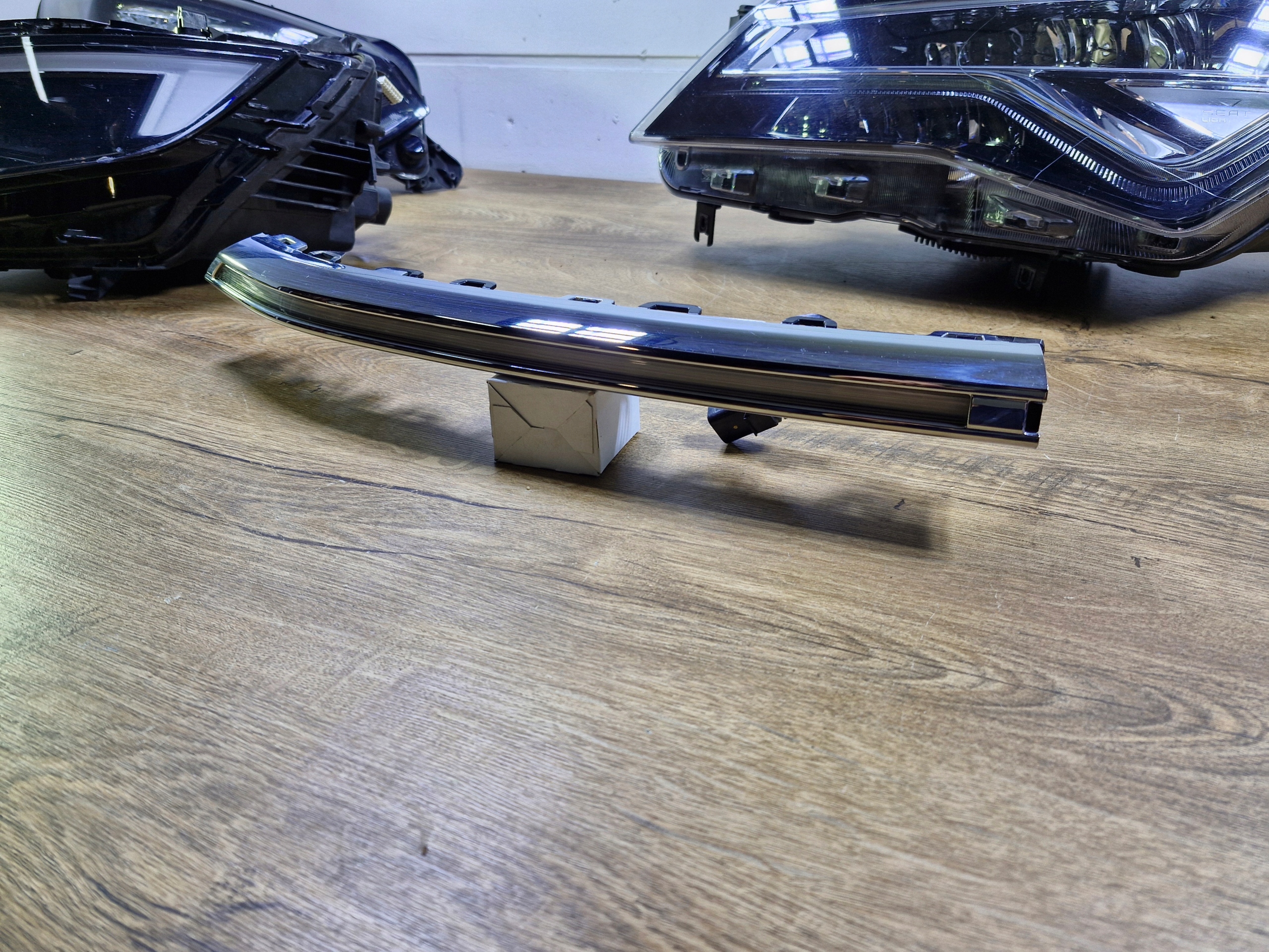 VW T-Roc A1 Kühlergrill FRONTGRILL Kühlergitter 2GA941654V - Thumbnail 2