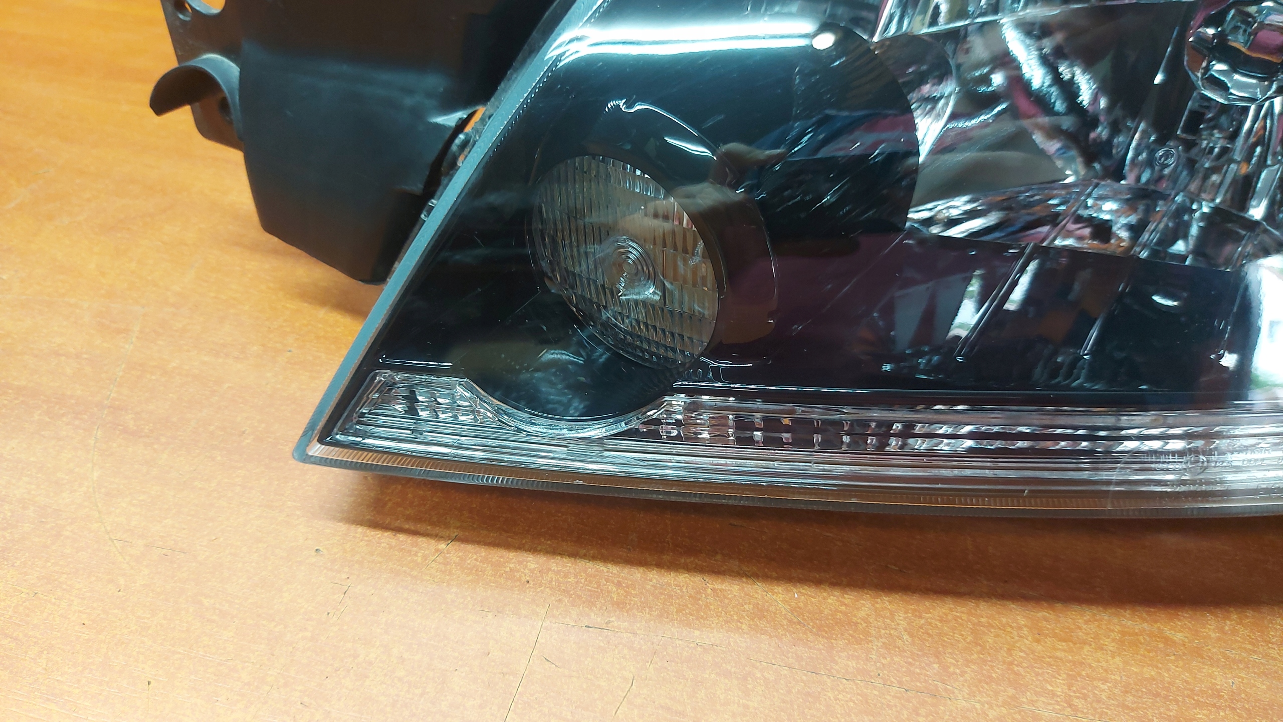 REFLEKTOR light left left front front MITSUBISHI OUTLANDER and 01