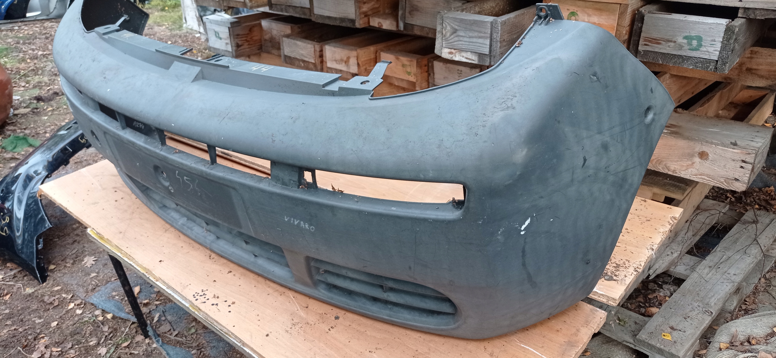 bumper front OPEL VIVARO 8200011389 91165829