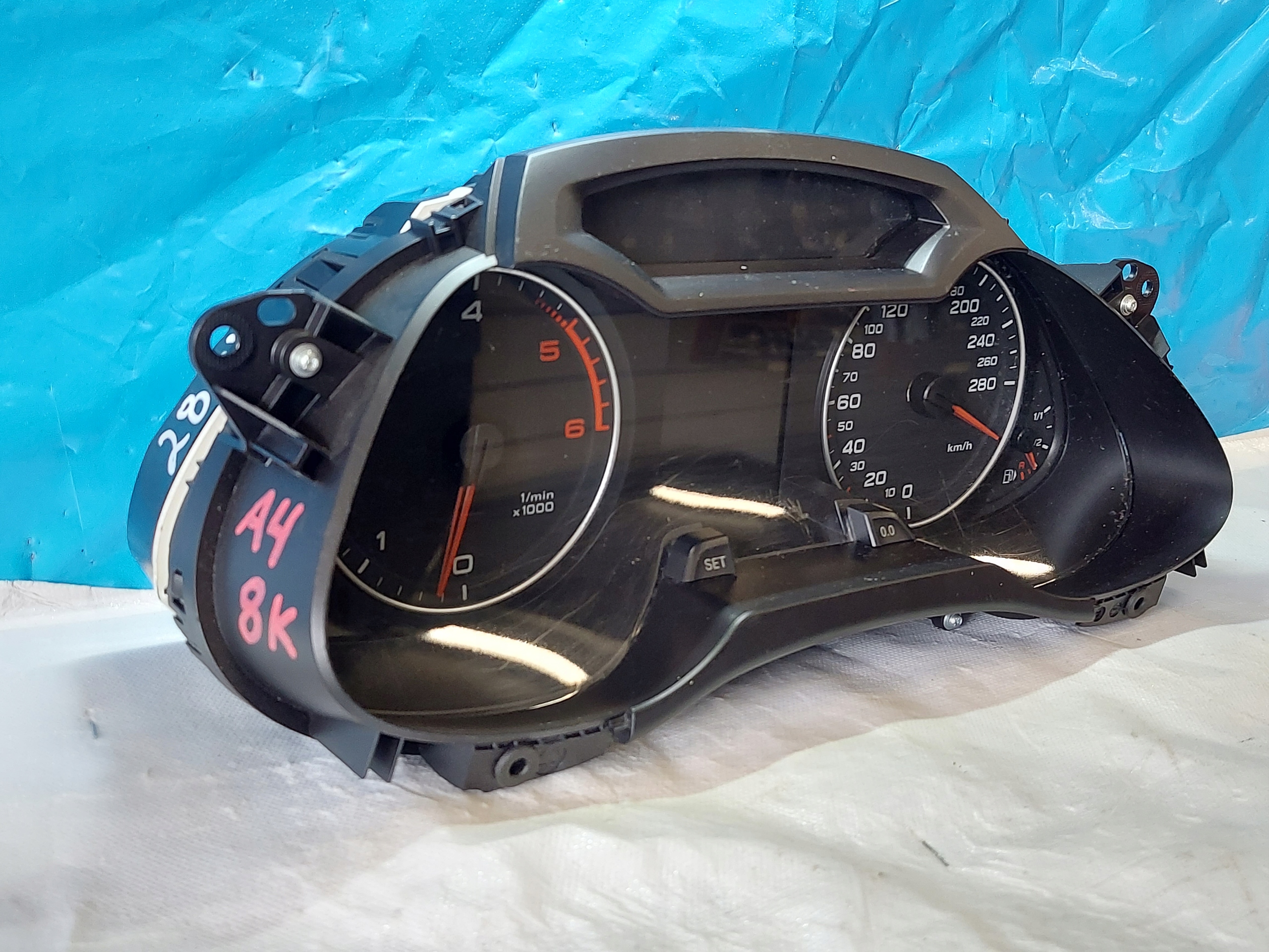 dials clock AUDI A4 B8 2.7 TDI 8K0920930D