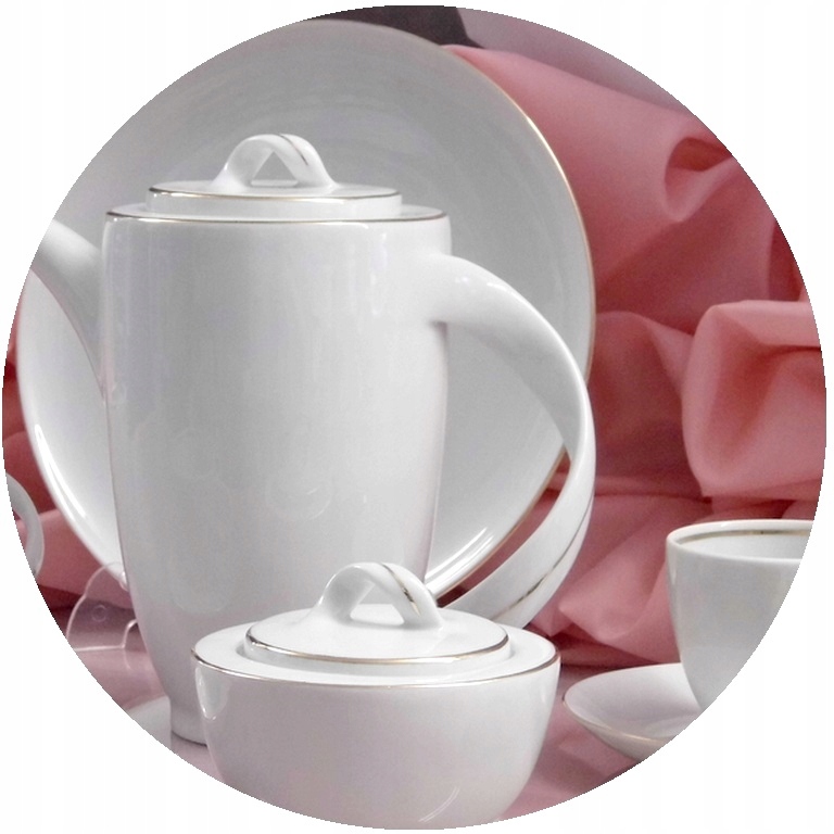 Serwis obiadowo-kawowy z porcelany w dekoracji złotym szkliwnym