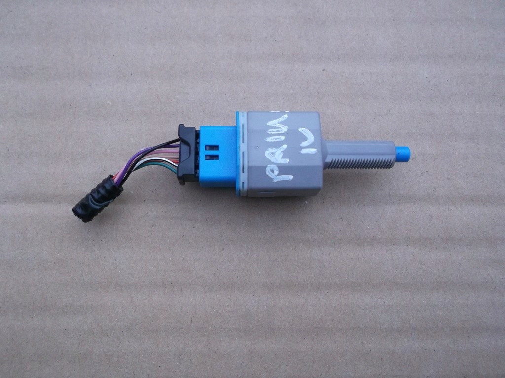 TOYOTA PRIUS IV CZUJNIK ŚWIATŁA STOP