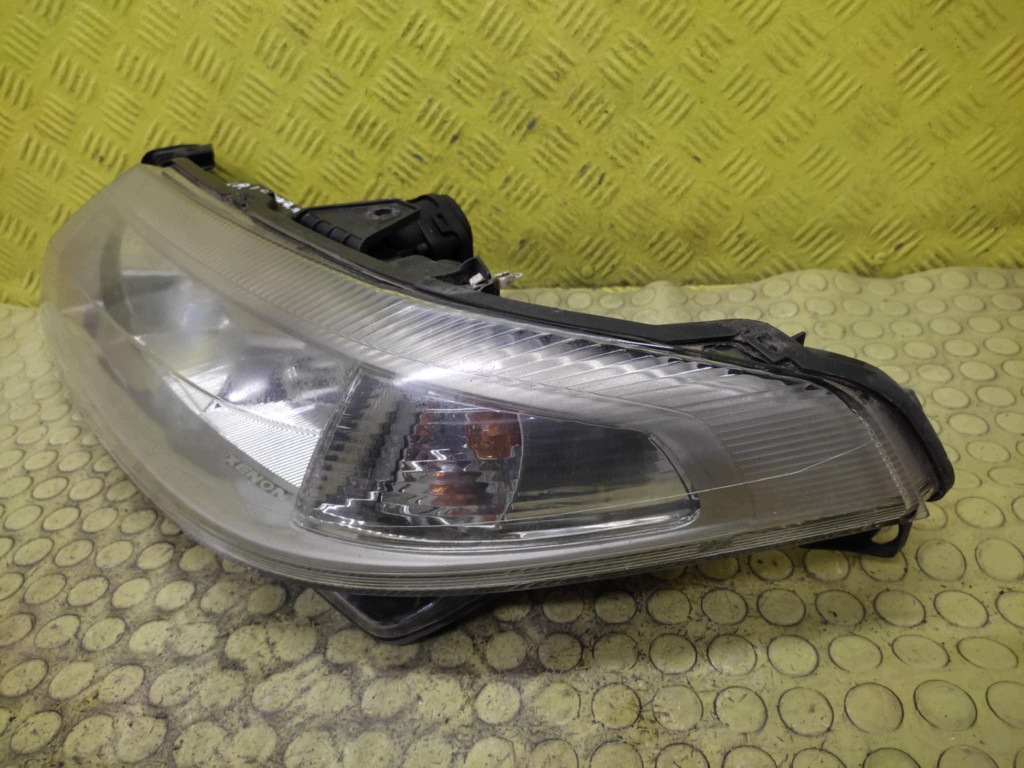 RENAULT LAGUNA II REFLEKTOR light left front XENON 8200163323