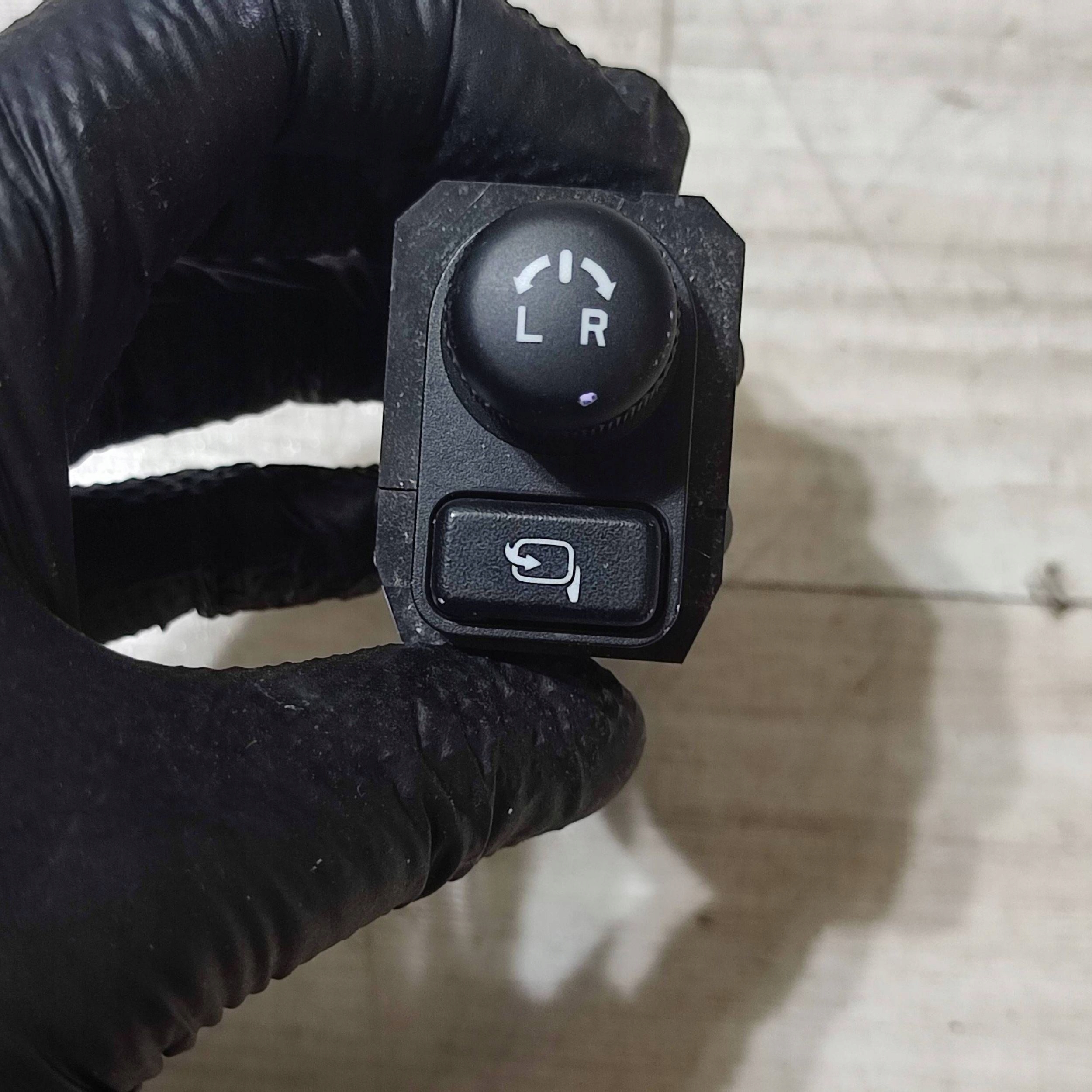 mirror control switch Suzuki Vitara (LY) 0439TALPS