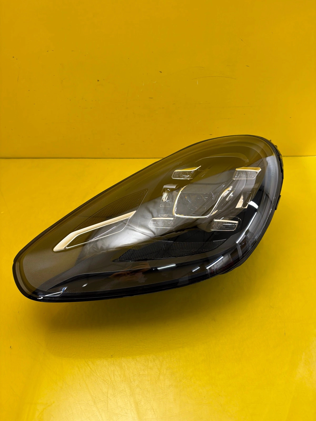 light left Porsche Cayenne 7P5 Lift Full Led 7P5941035K