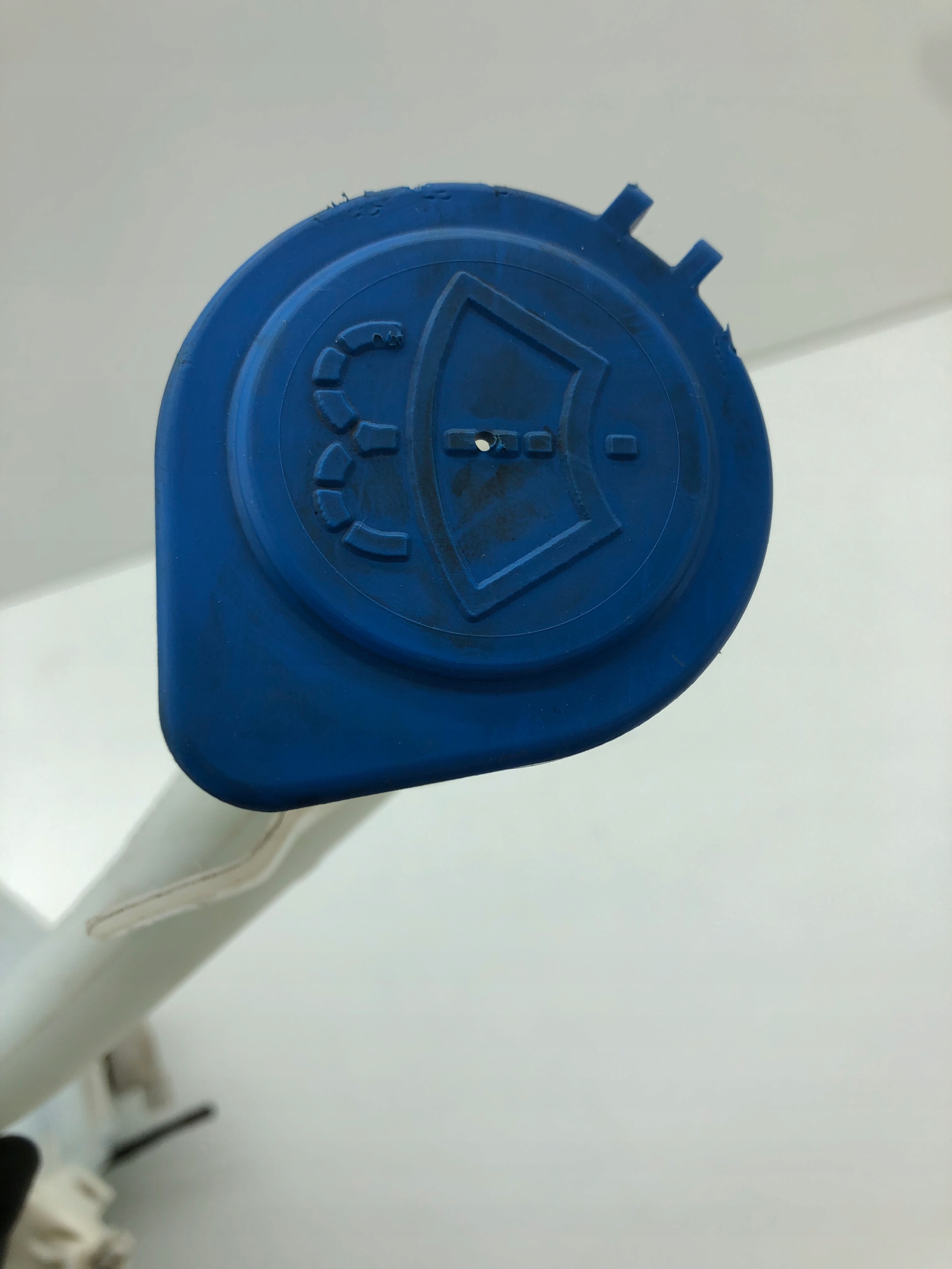 volvo XC60 бачок омывателя 30753424