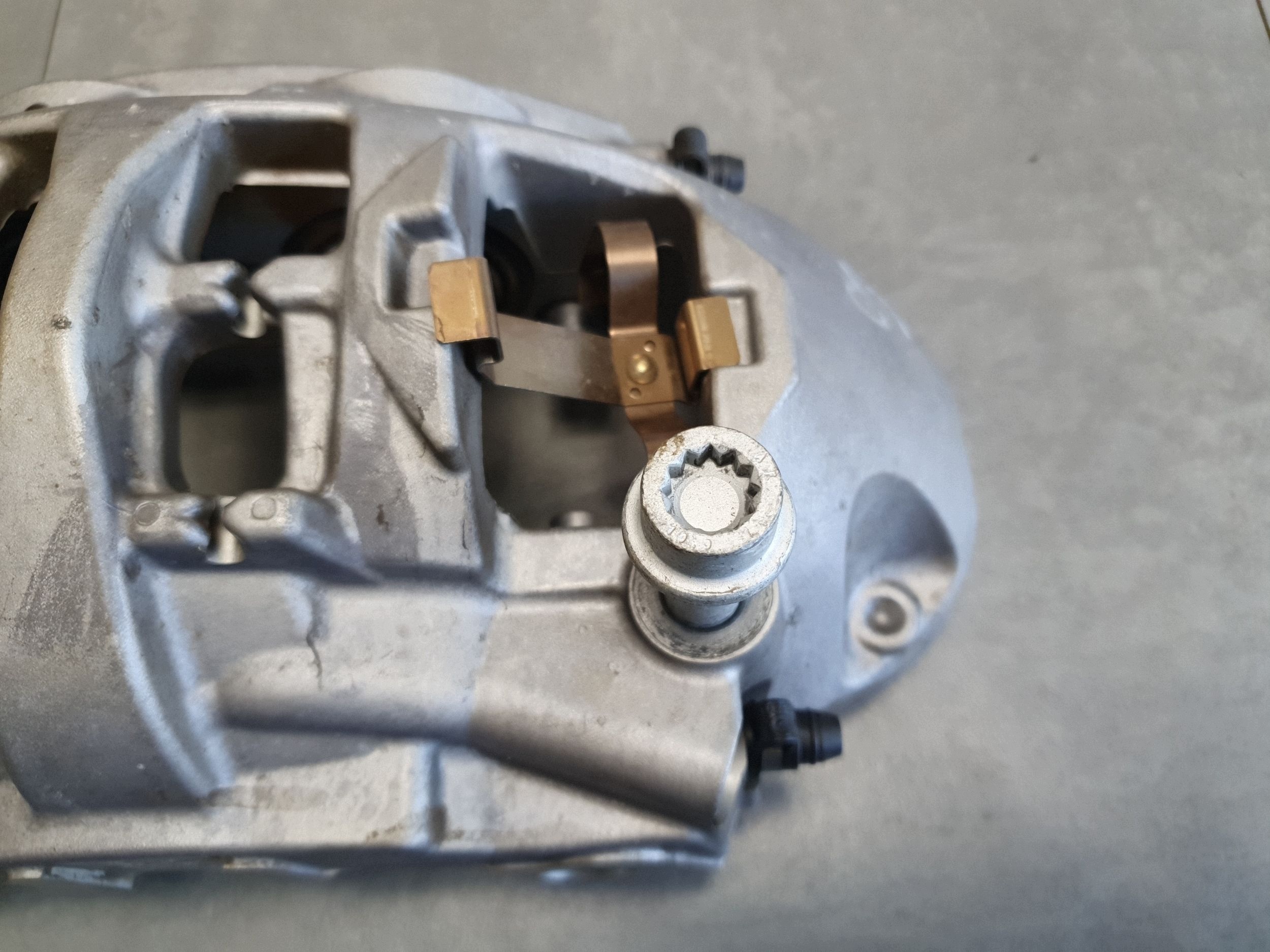 Audi Q6 e-tron de l’étriers freins frein gauche avant 95C615105DC