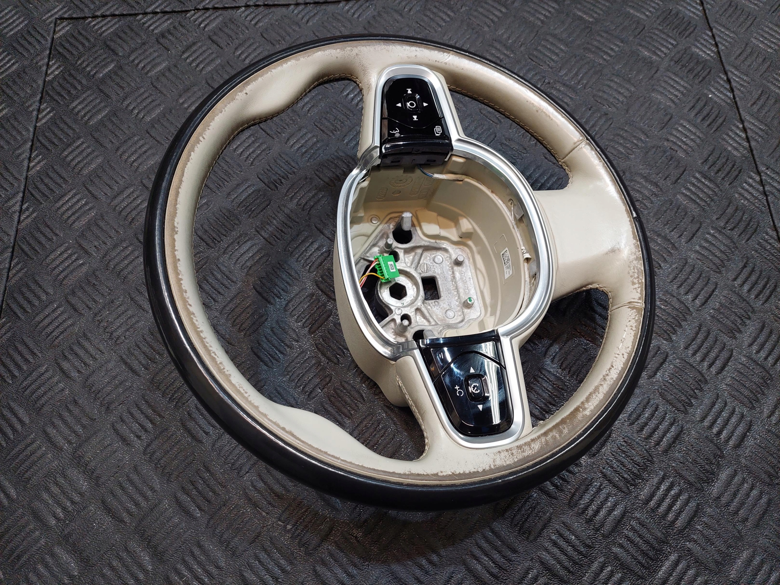 steering wheel, MULTIFUNKCJA VOLVO S90 II V90