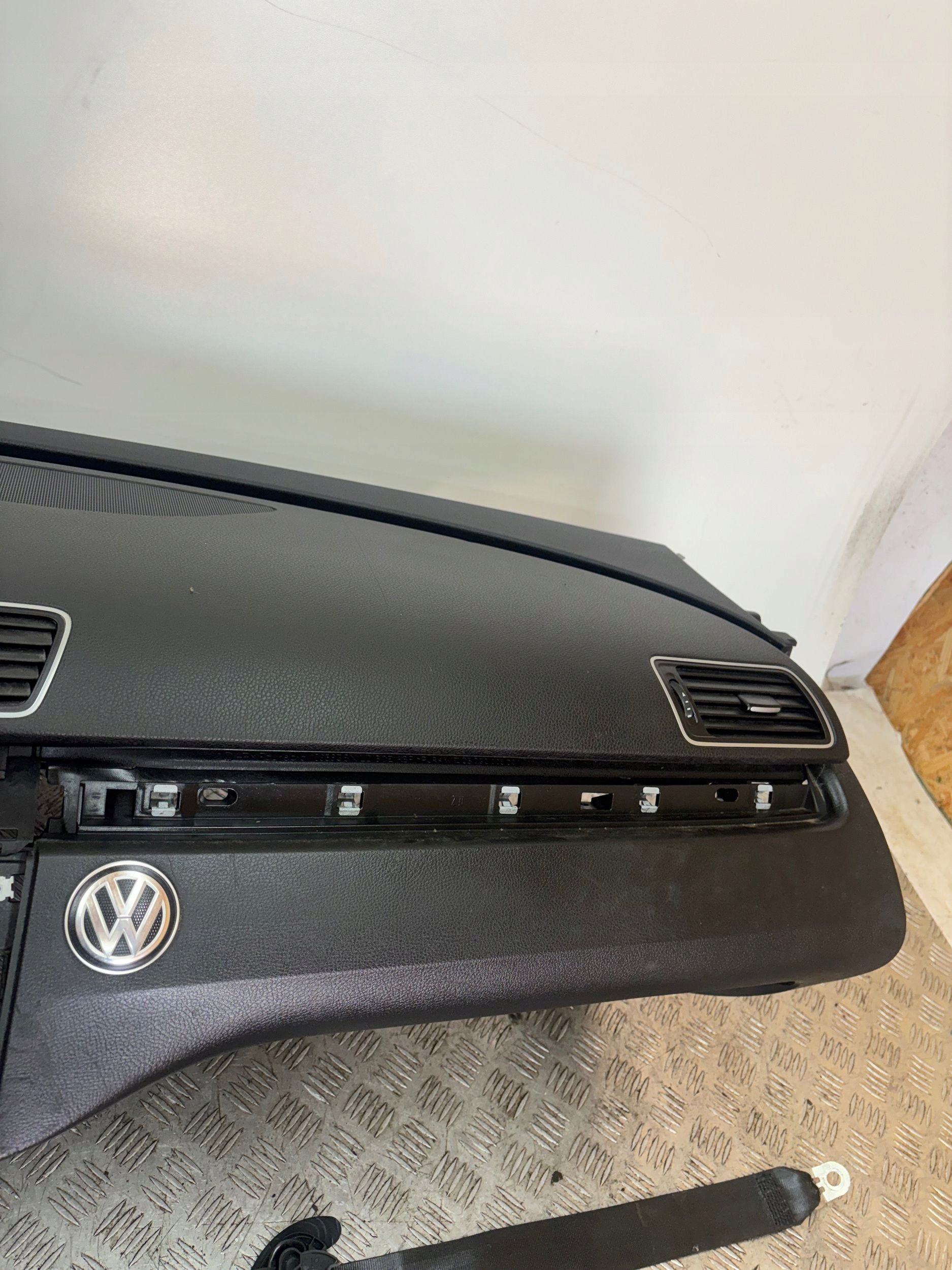 dashboard console airbag tension belts SENSOR VW PASSAT B7