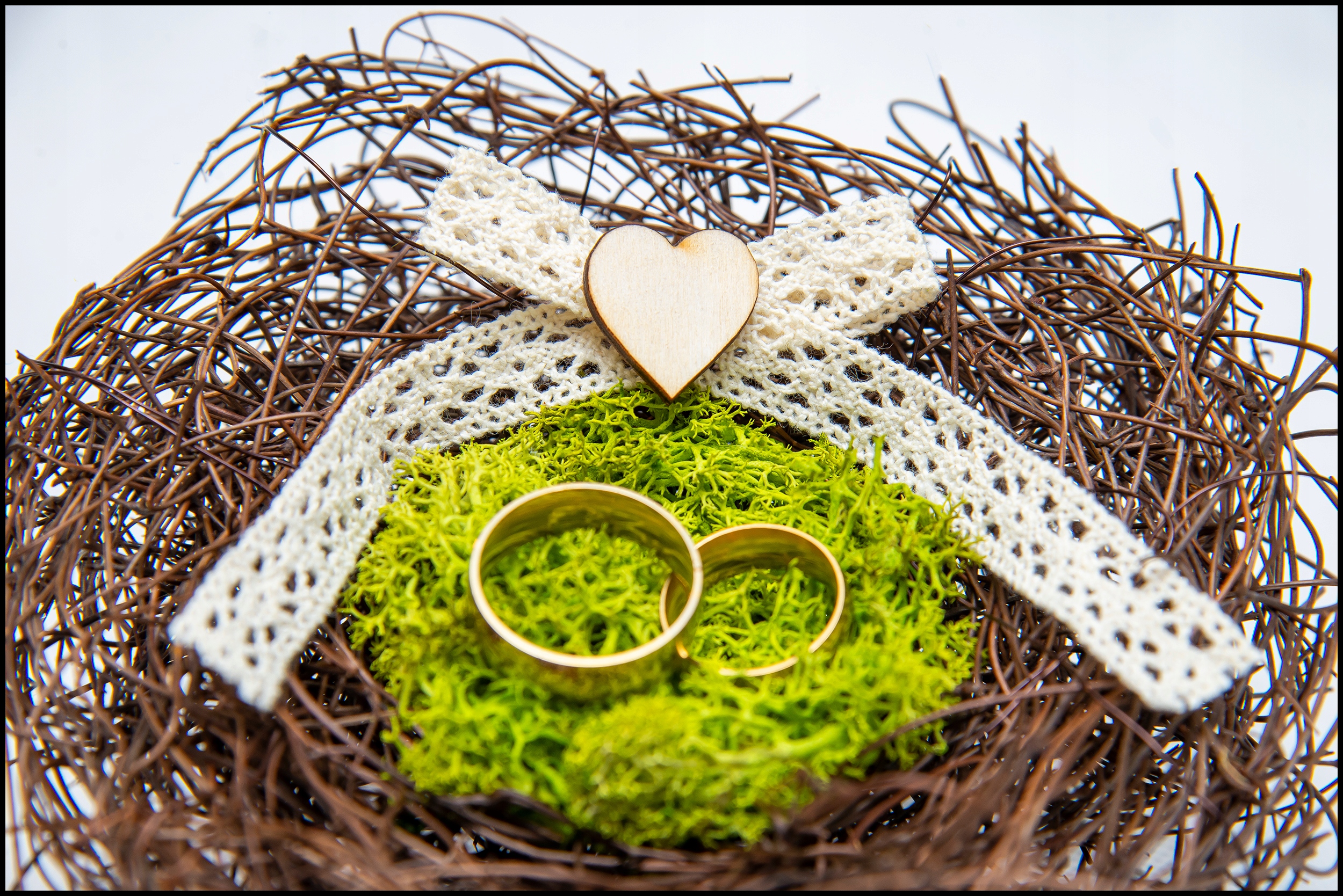 NA OBRĄCZKI ŚLUBNE GNIAZDKO Z MCHEM PUDEŁKO NATURA Rodzaj pudełko z mchem