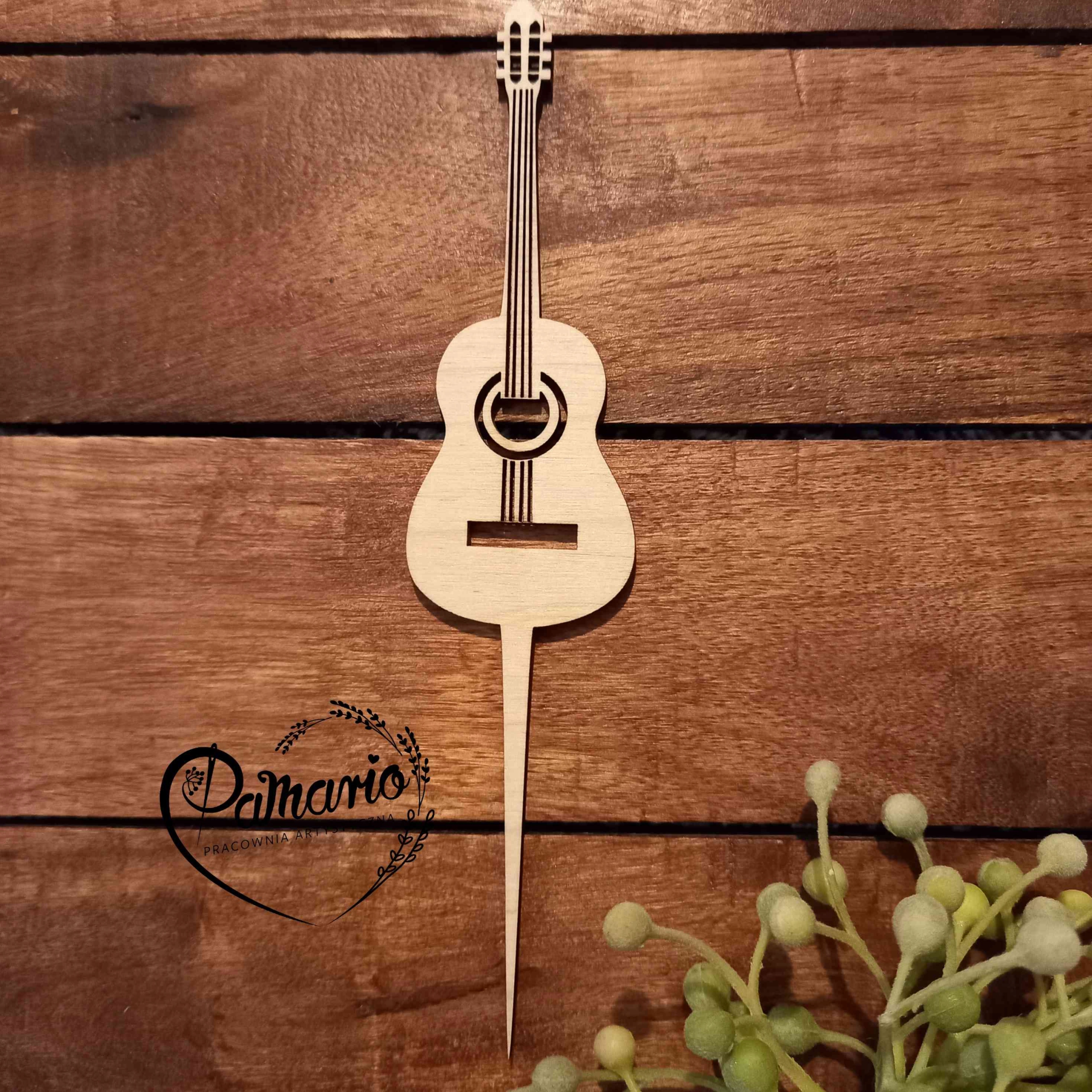 

Gitara klasyczna Topper dla gitarzysty muzyka