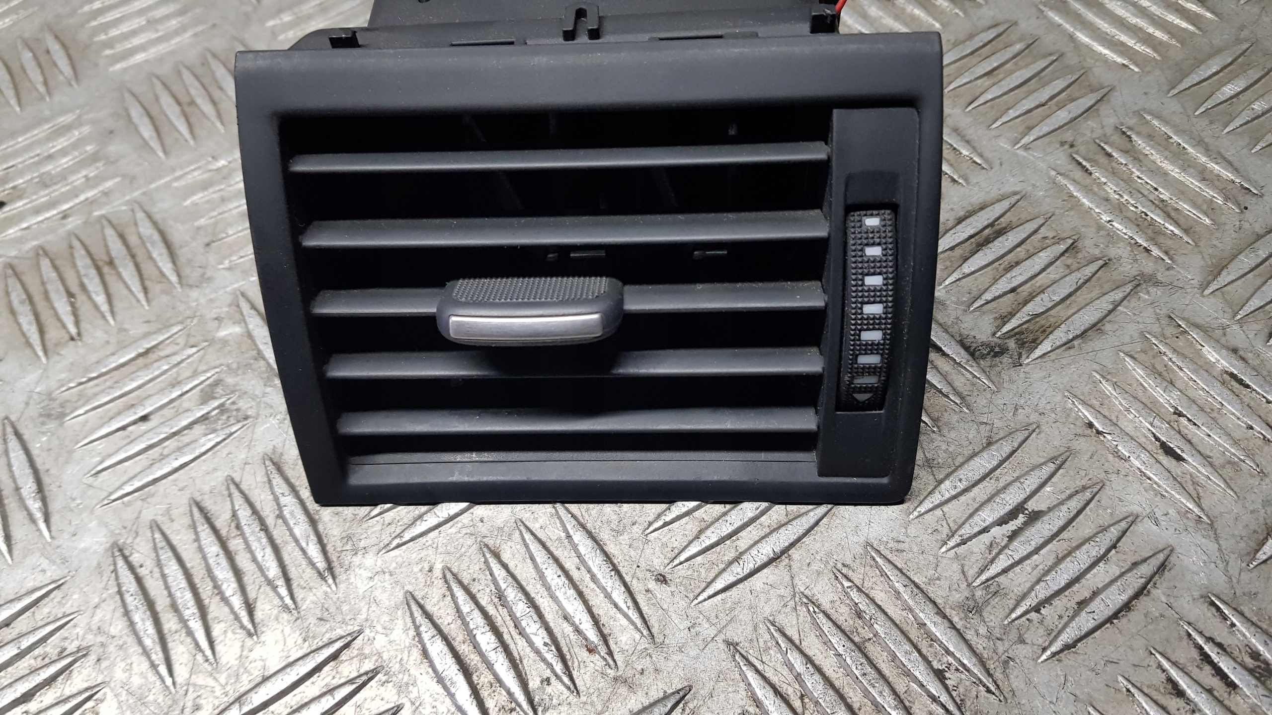 AUDI A8 D3 grid air conditioning devices left right
