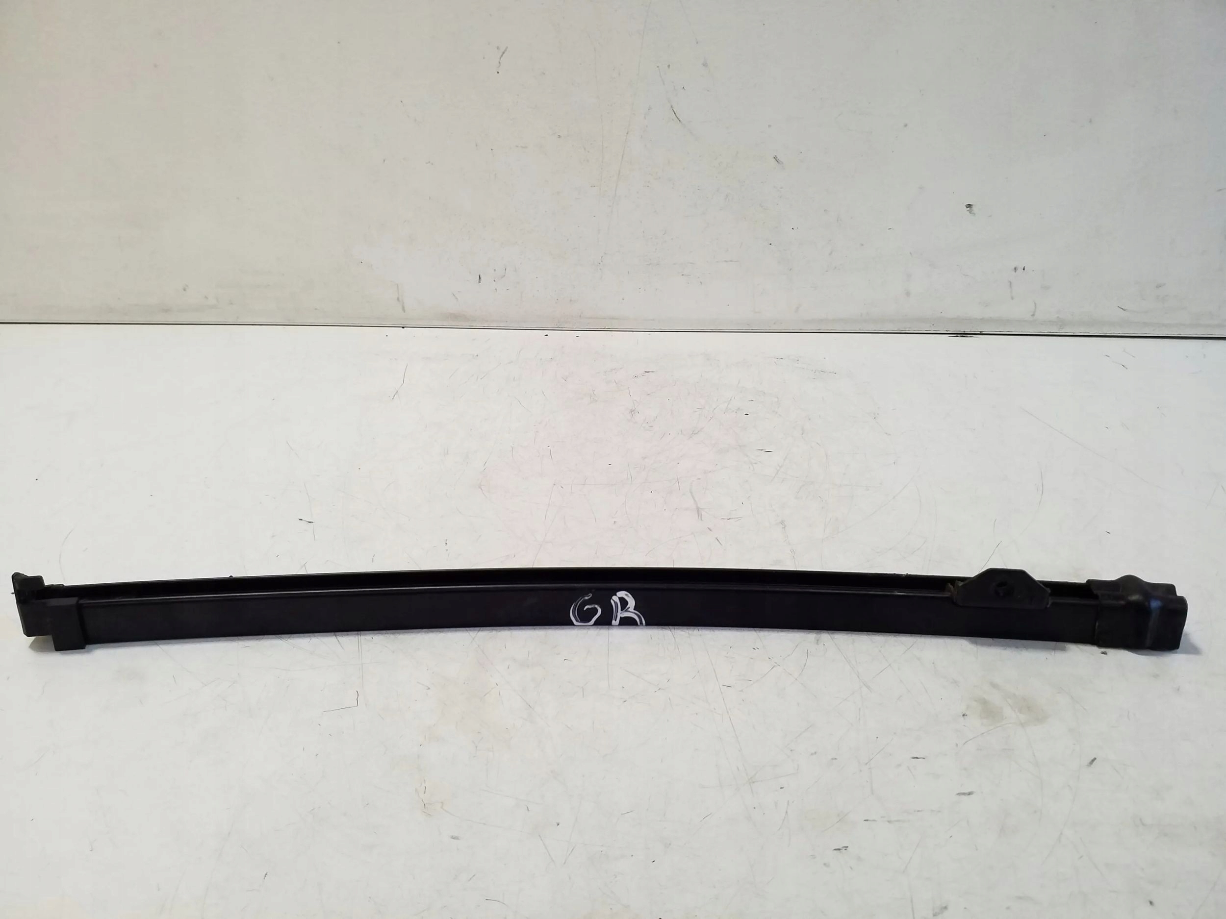 KIA SPORTAGE PROWADNICA SZYBY TYLNEJ PRAWA STRONA
