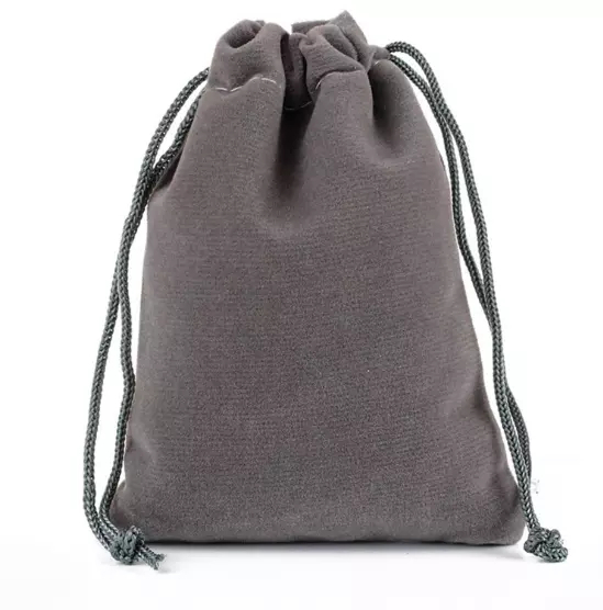 SZARY AKSAMITNY WORECZEK KOŚCI MONETY SAKIEWKA 15x20 CM