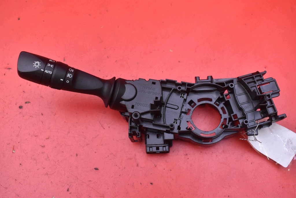 commodo bouton indicateurs de direction 17F852 TOYOTA C-HR 1 et 16-20