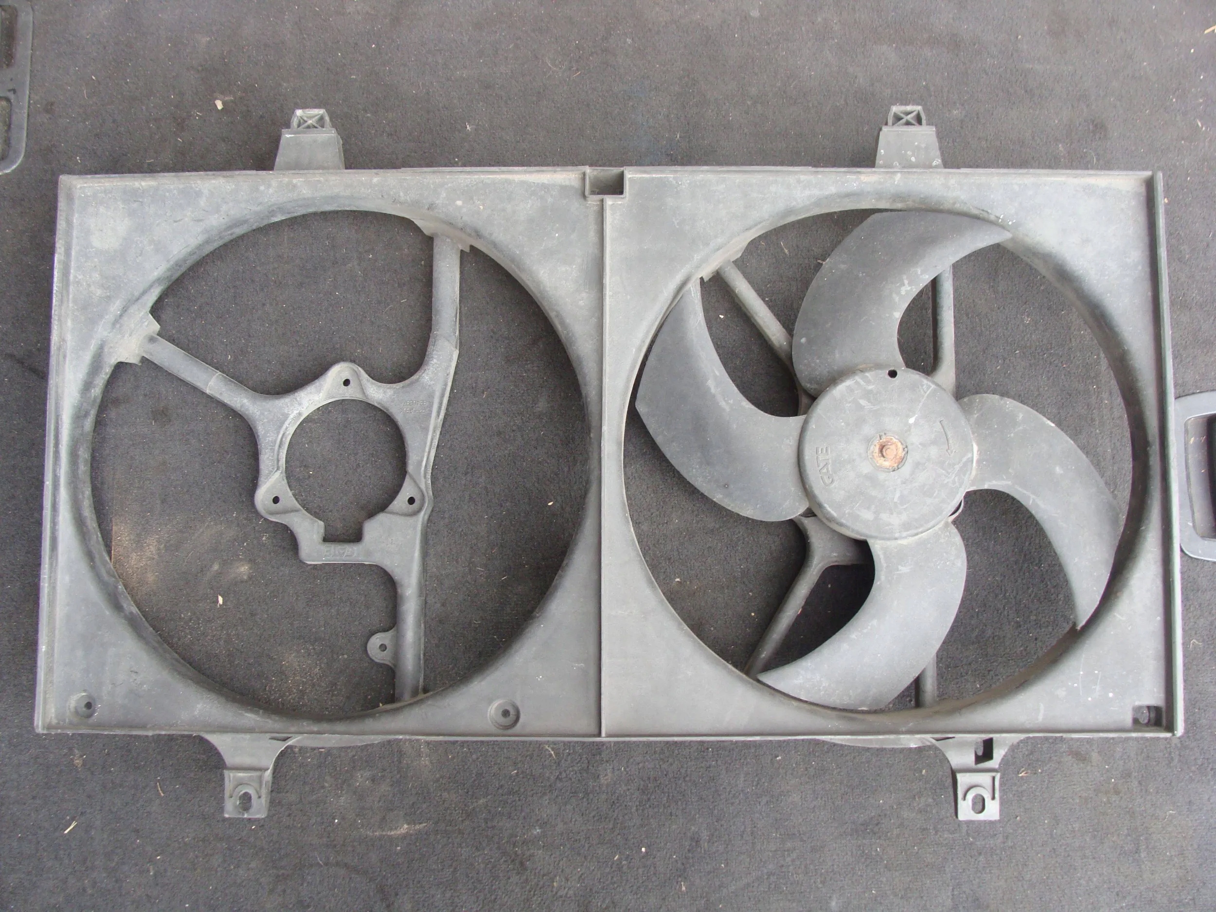 NISSAN ALMERA N16 ВЕНТИЛЯТОР РАДІАТОРА 8240297