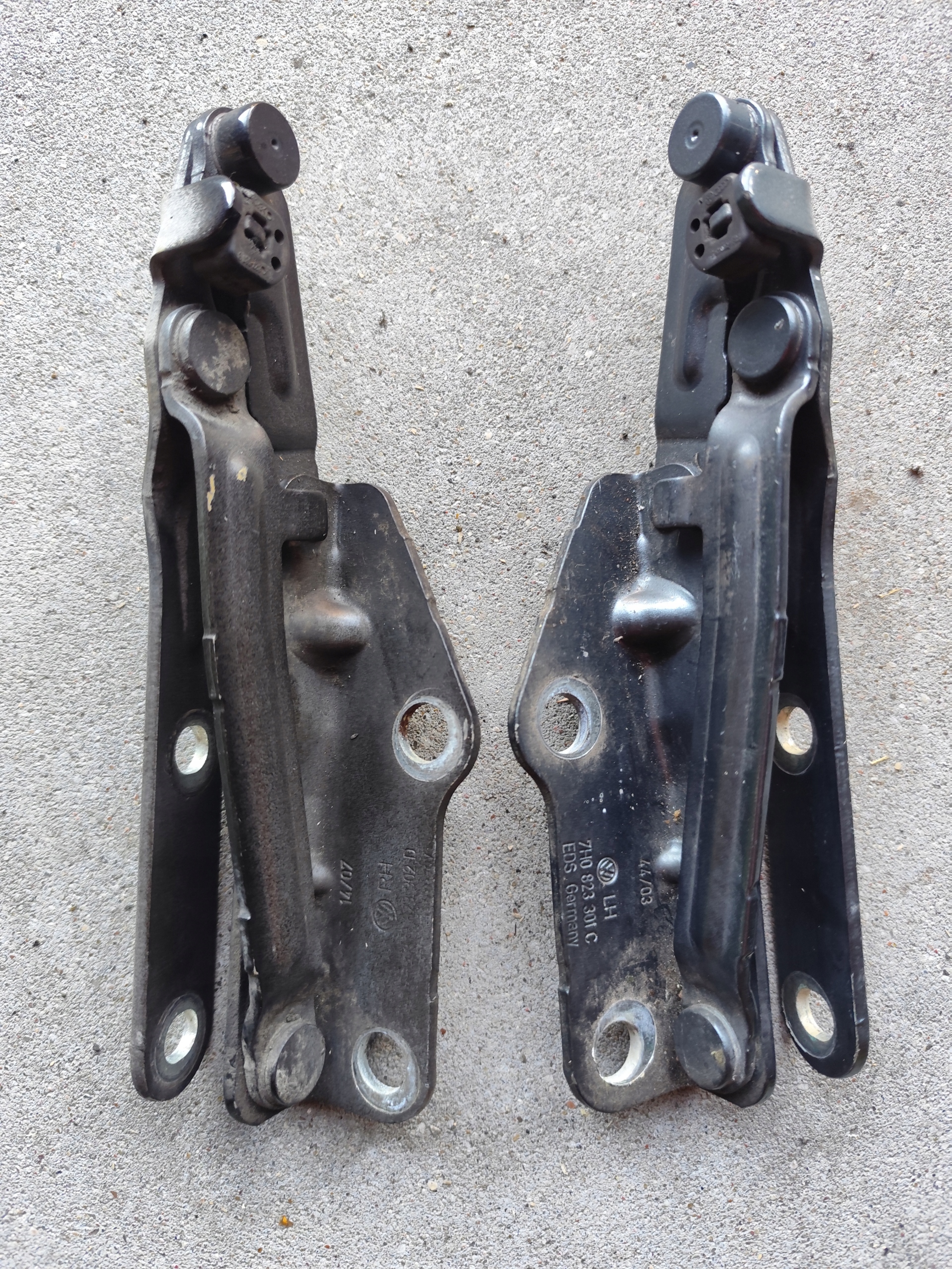bonnet hinges VW T5 black,