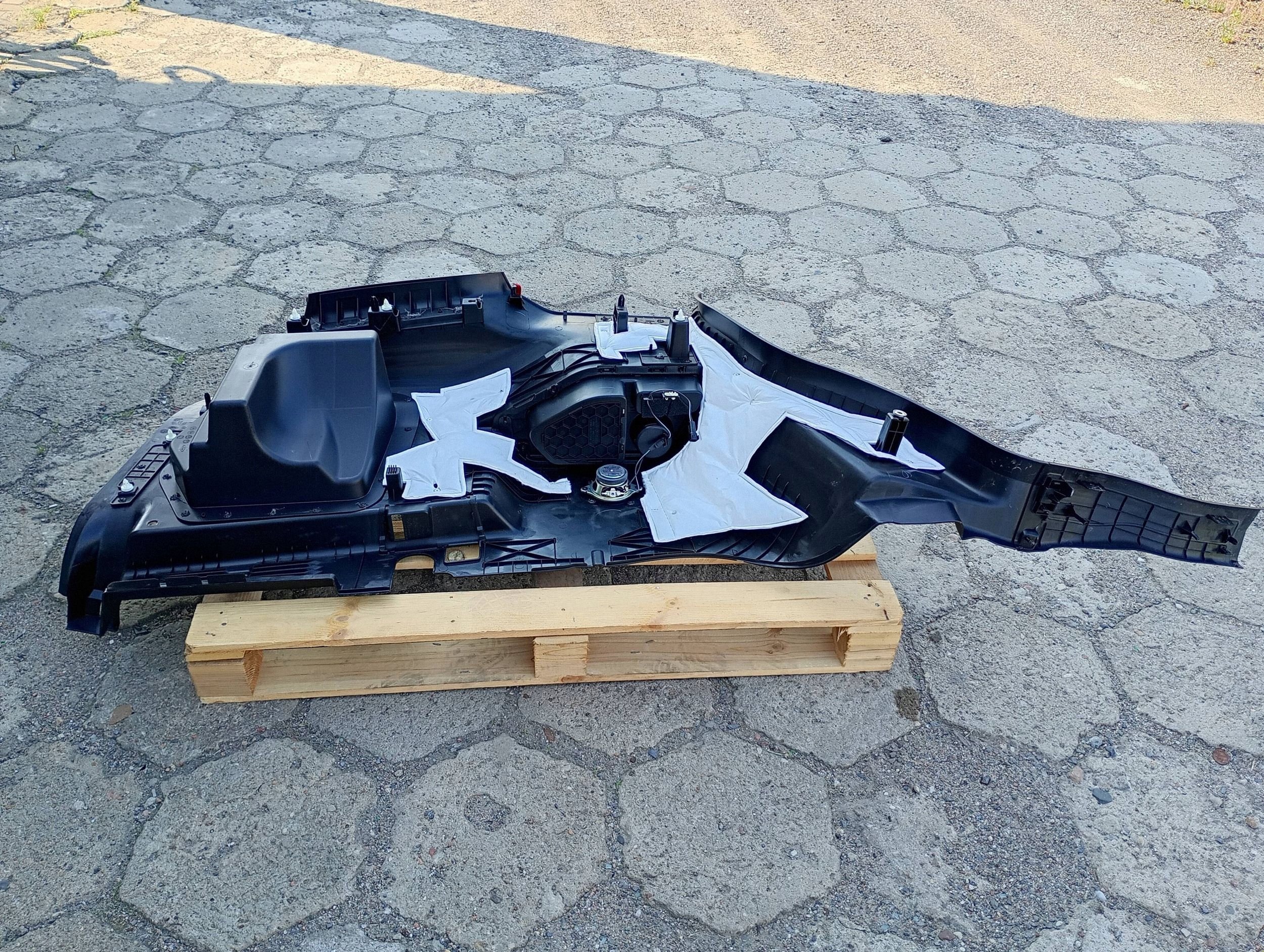 side upholstery side boot right side Ford Explorer V 2011