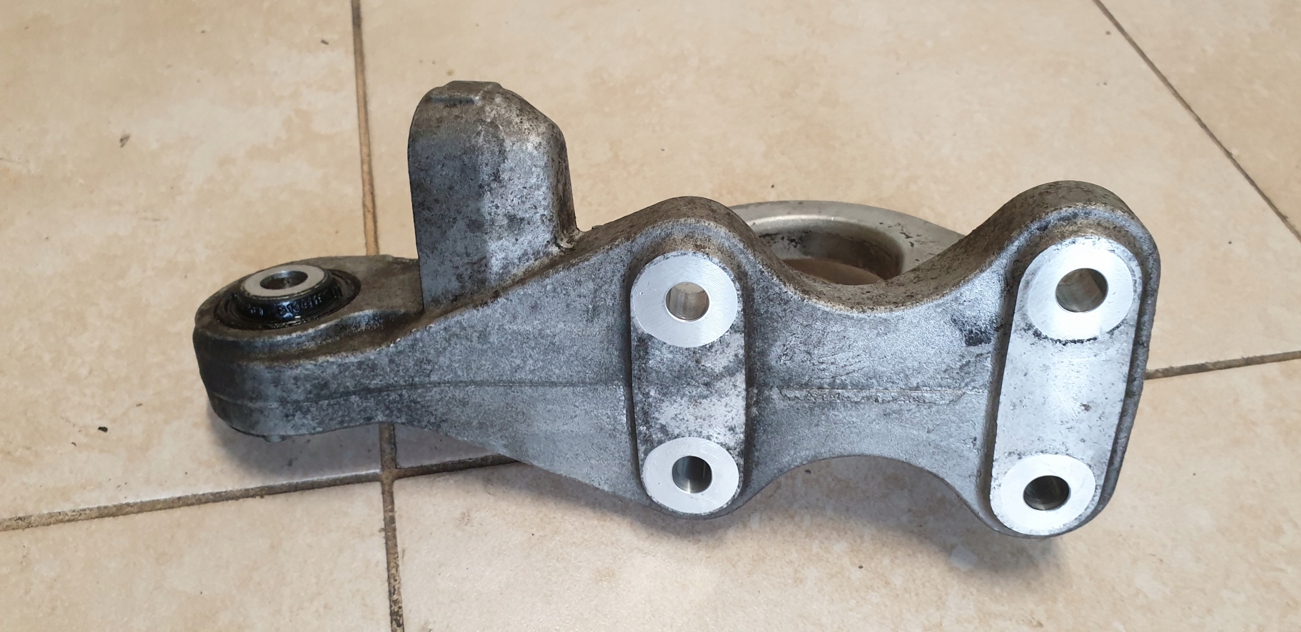 holder engine mount semi-axes VOLVO XC90 II D5 OE