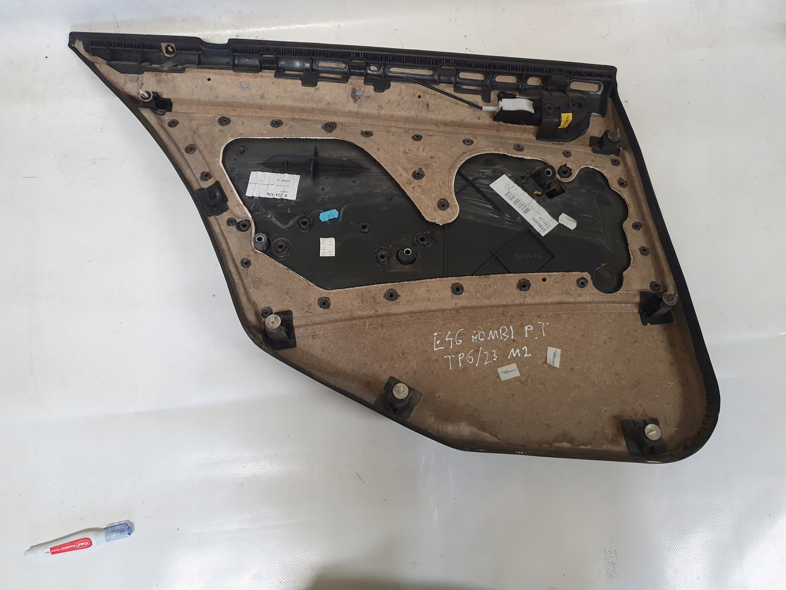 BMW E46 kombi side door right rear part leather