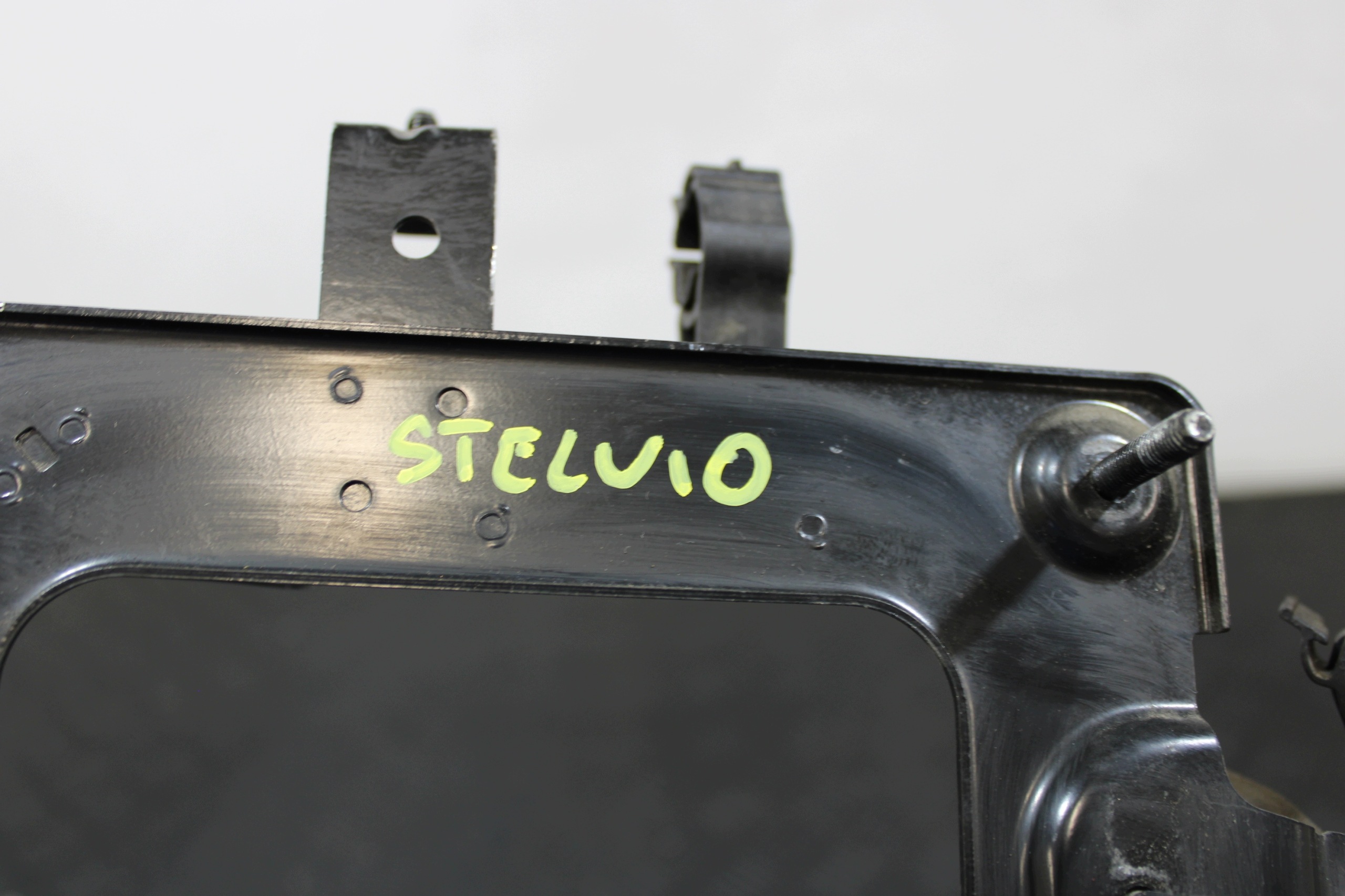 Support Support plaque Porte Console ALFA ROMEO STELVIO 2.2D