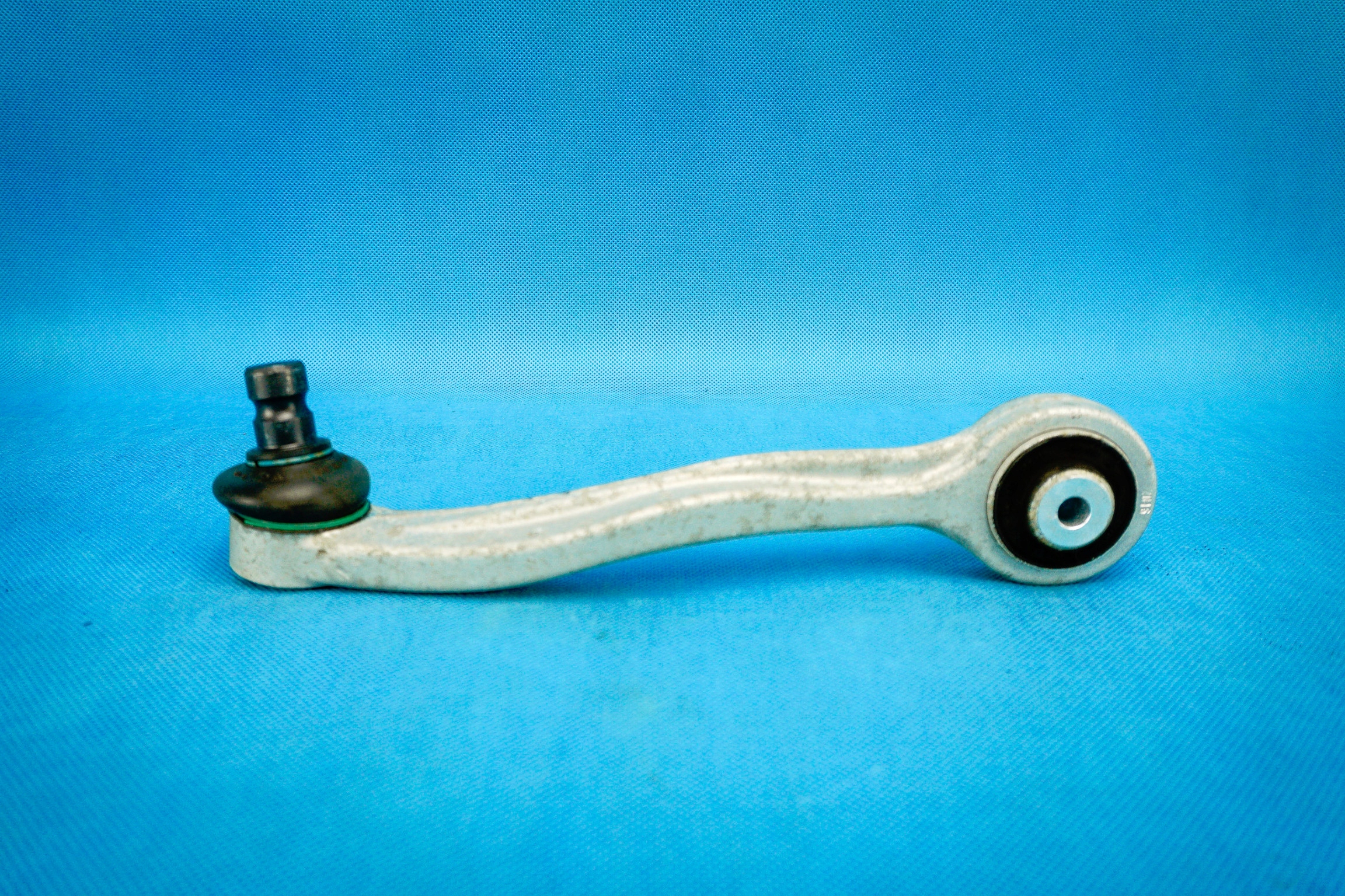 arm front right upper Audi A8 S8 4H 4H0407510F