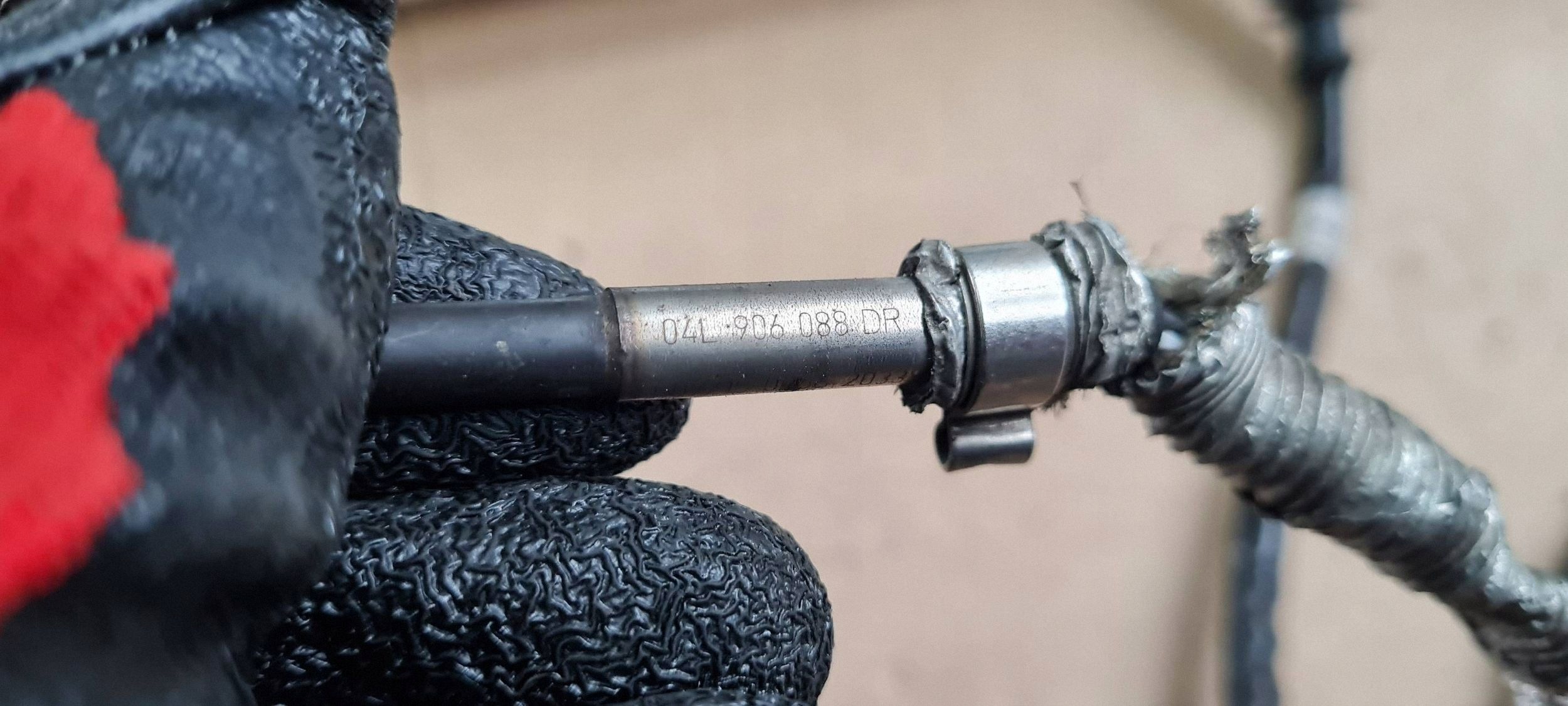 A6 C7 4G LIFT Sensor TEMPERATURY Gase 2.0 TDI CNH 04L906088DR A4 B8 A5