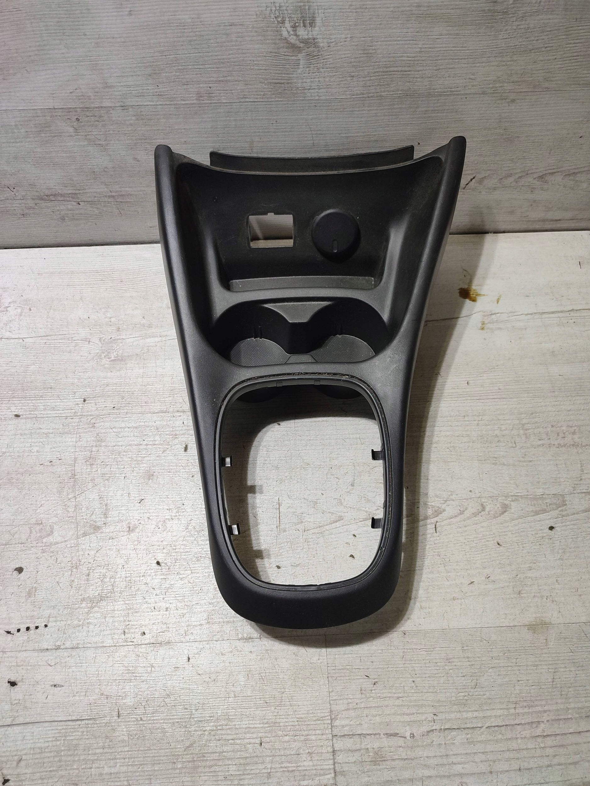 Opel Corsa E 2018 bracket for kubki frame drazka