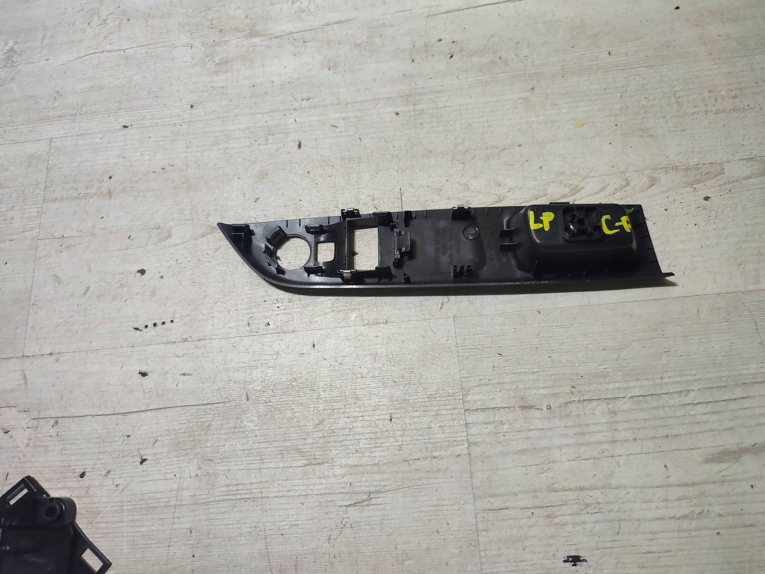 Opel Corsa F 2020 front side left frame controls windows