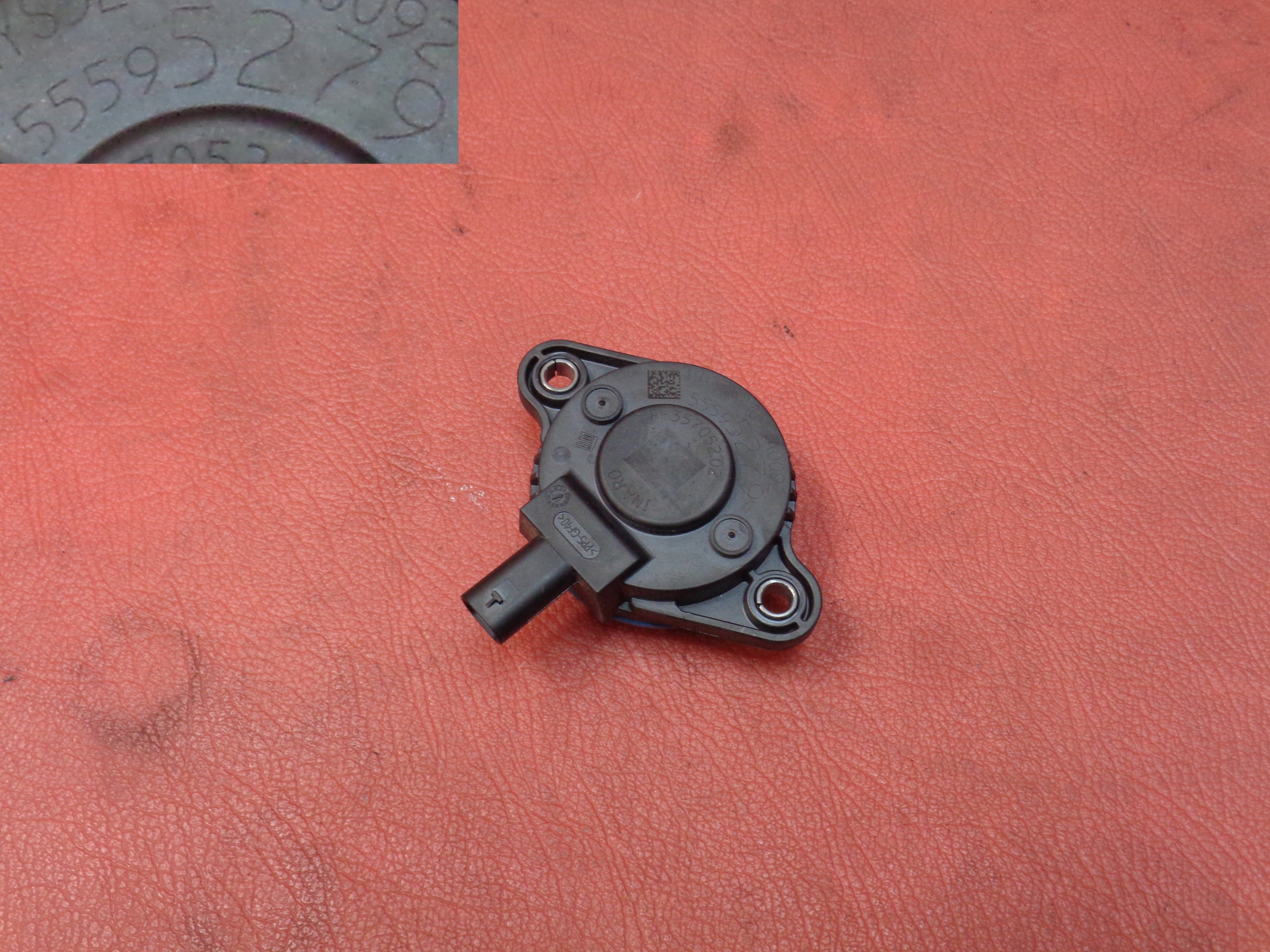 Датчик фаз Opel Astra 1.2 Turbo F12SHT 55595279