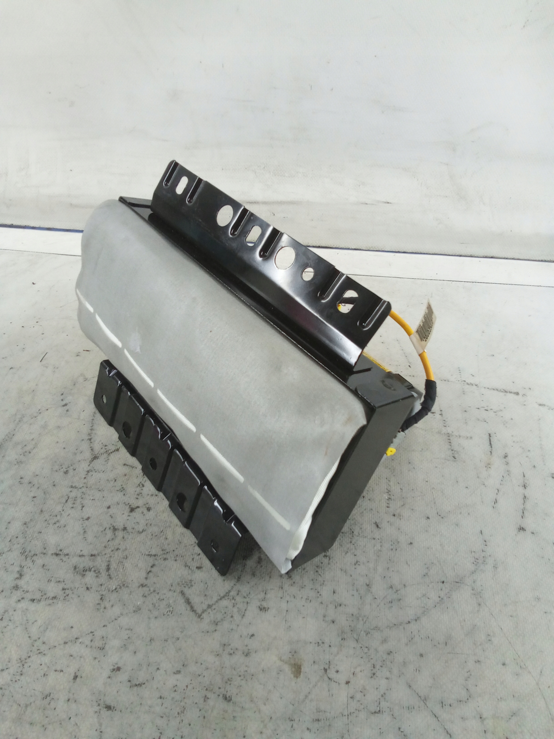 E10 подушка пассажира CAPTIVA 96817940