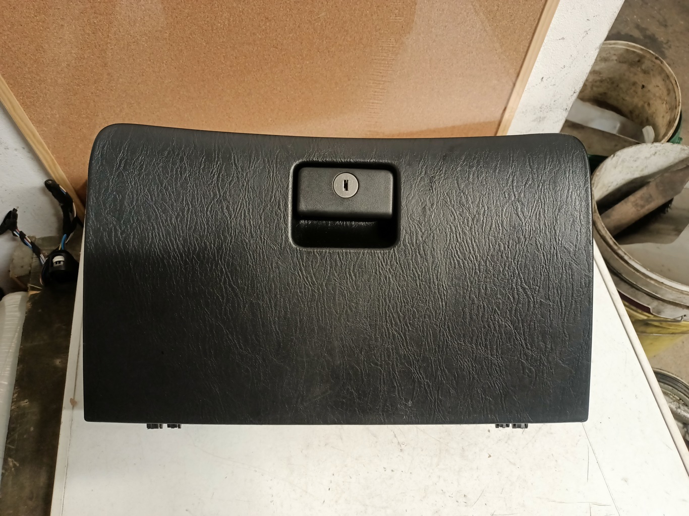 бардачок пассажира TOYOTA COROLLA E12