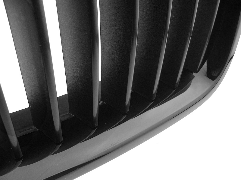 Grill nerki czarny połysk BMW F10 F11 M-PAKIET Waga produktu z opakowaniem jednostkowym 1 kg