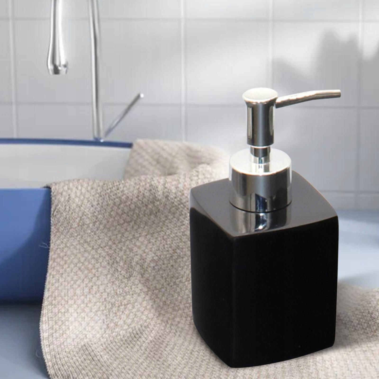 Dozownik butelki z pompką o pojemności 230 ml, wie Marka bez marki