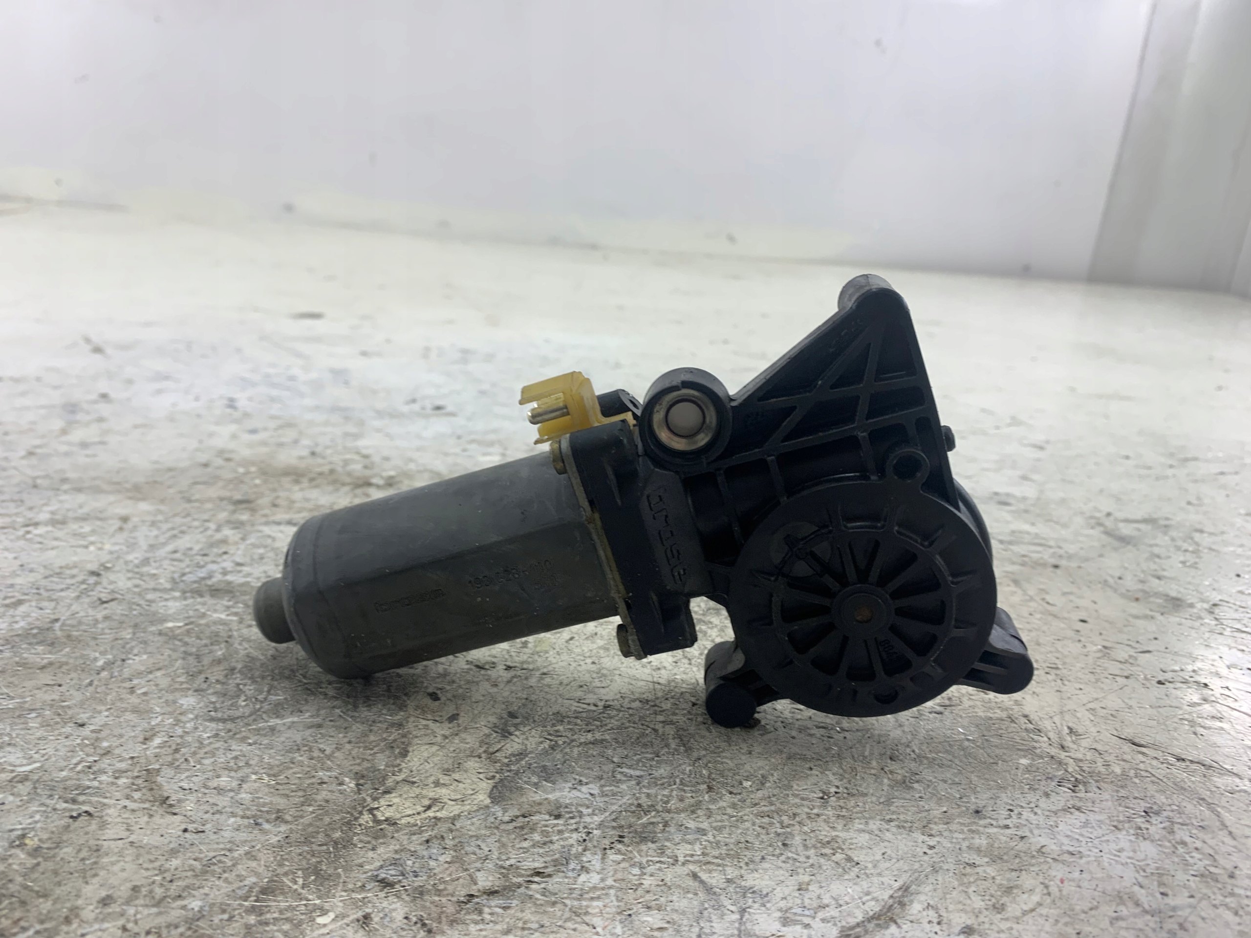 MERCEDES W202 mini motor windows right front 0130821639