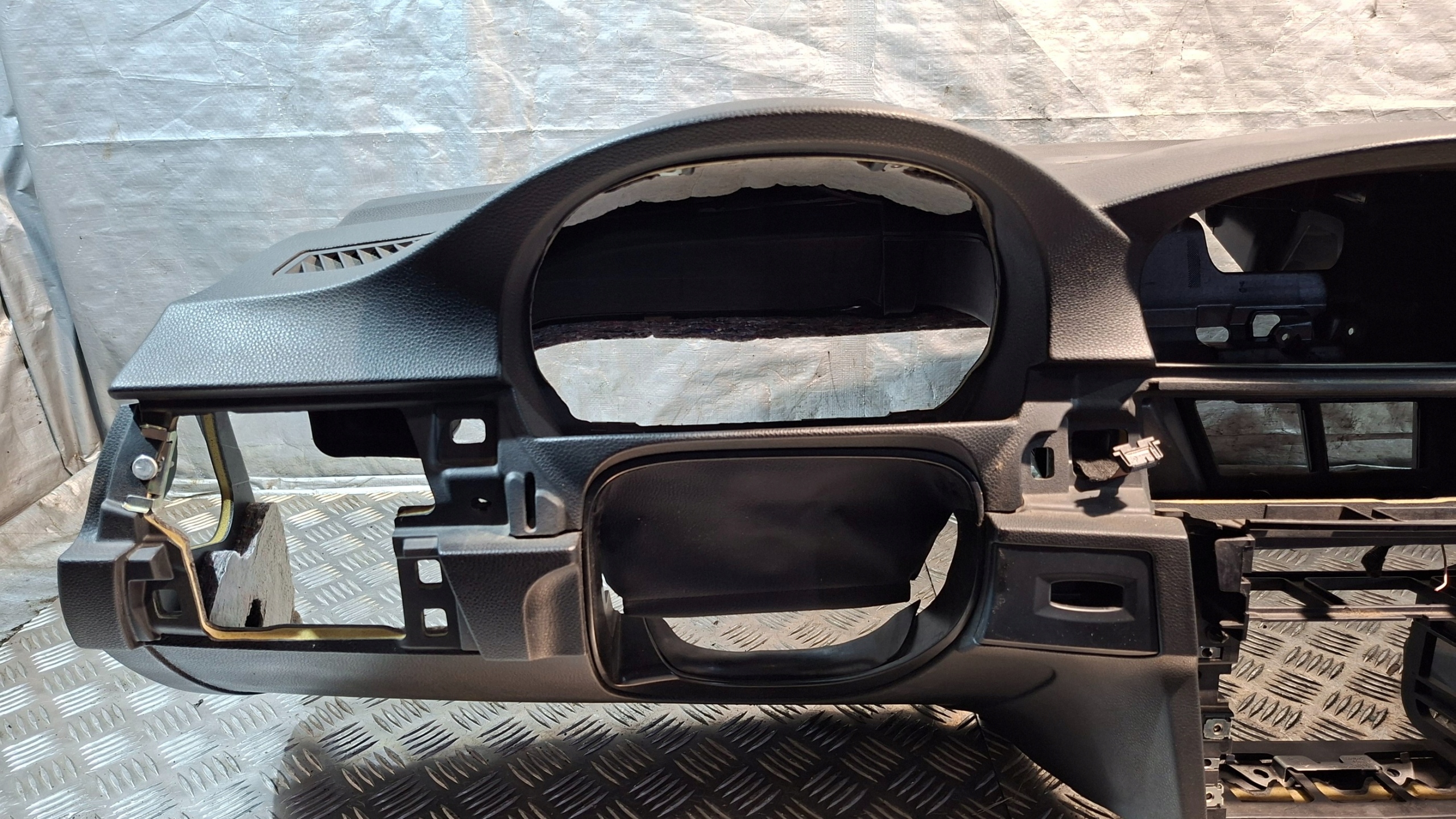 dashboard instrument panel cockpit BMW E90 E91