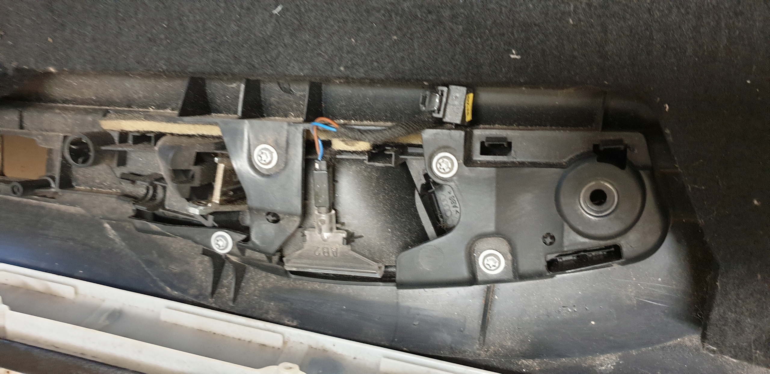 side upholstery AUDI Q7 handle PODSWIETLANA L rear part