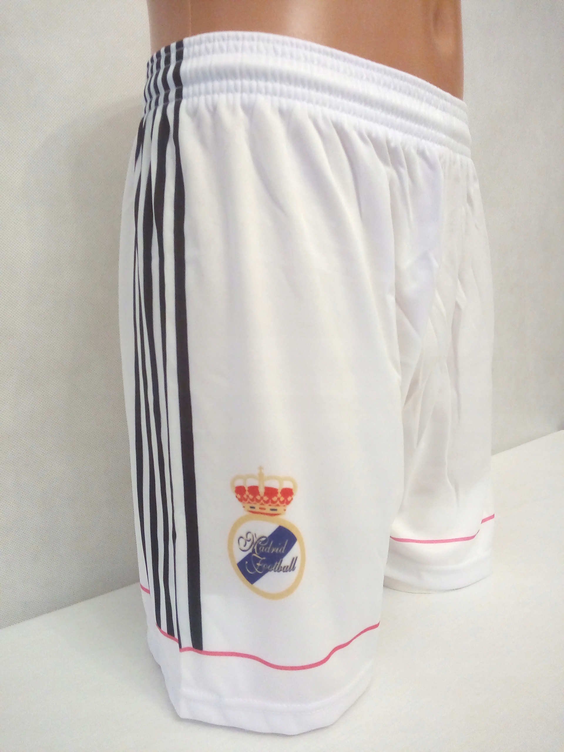 Spodenki sportowe, piłkarskie MADRYT białe -M