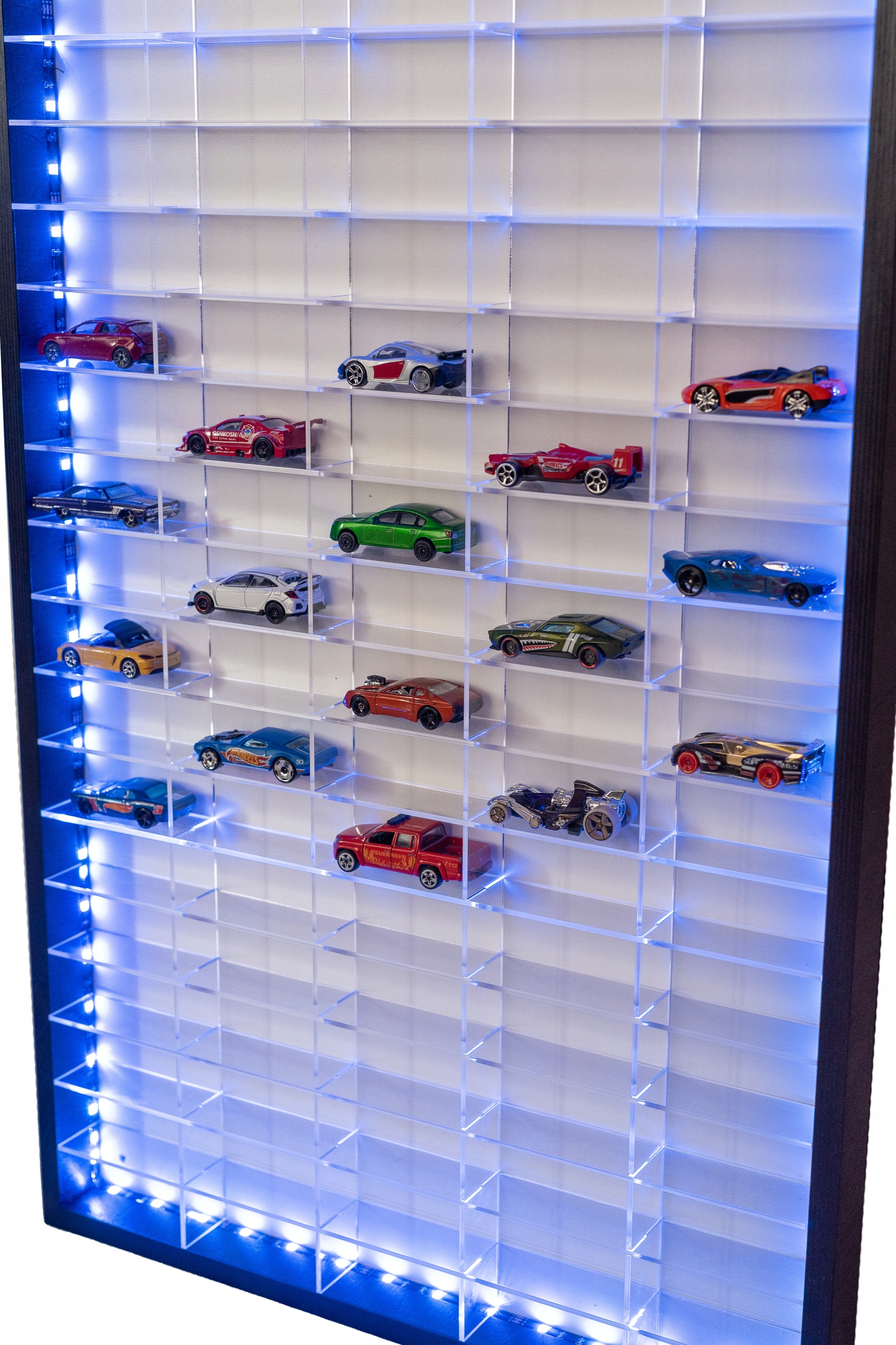 

Półka na resoraki 110 sztuk światło Led Plexi