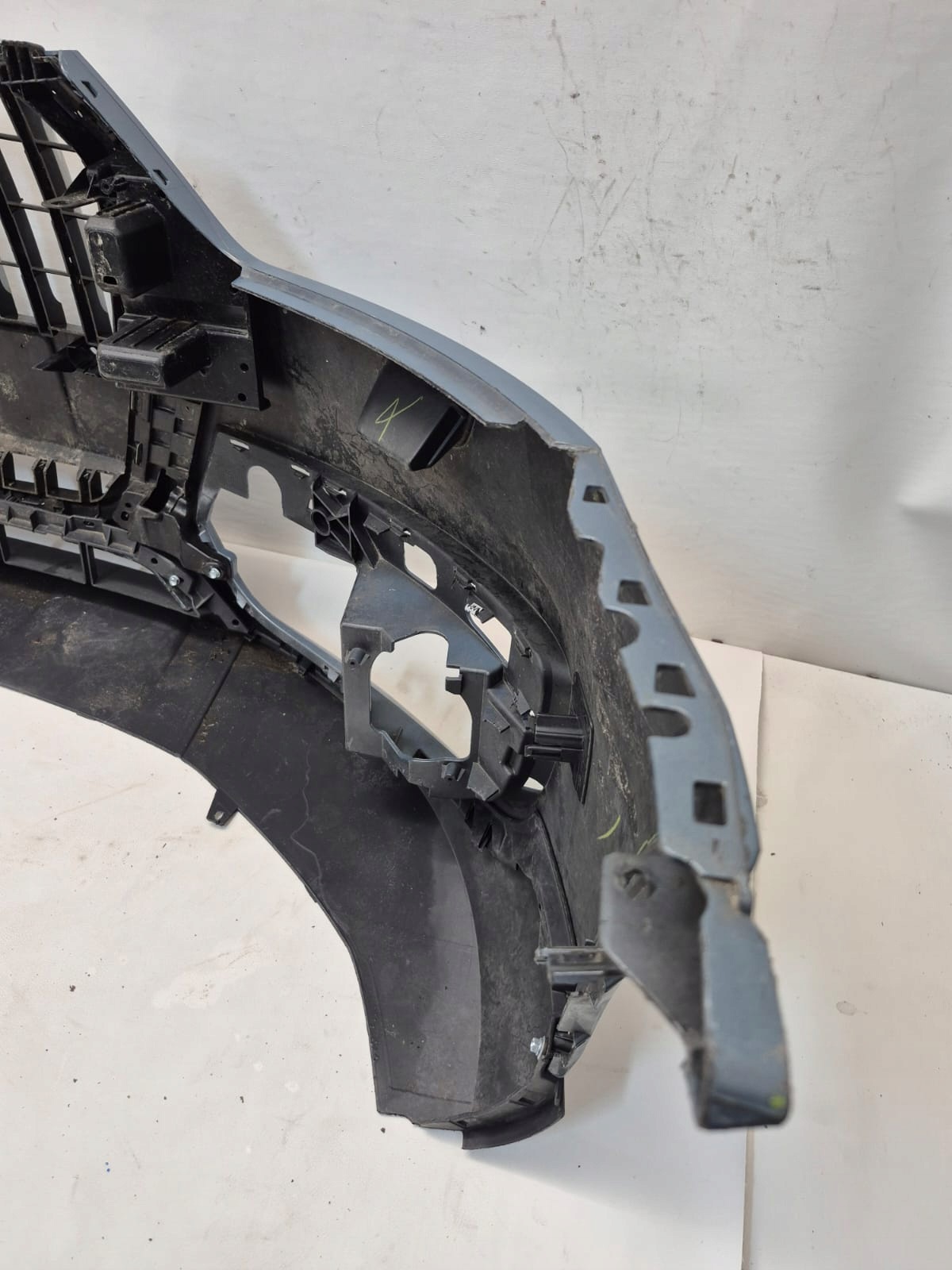 AUDI Q3 and 1 8U 11-14 bumper front front washer PDC
