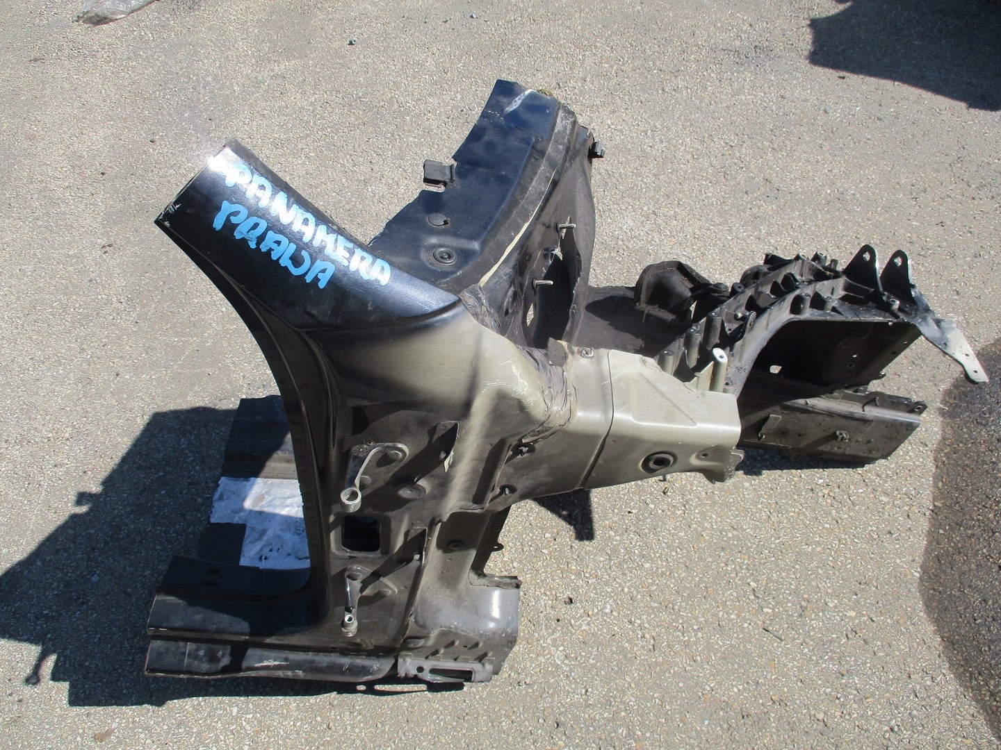 PODŁUŻNICA ĆWIARTKA PORSCHE PANAMERA PRAWA