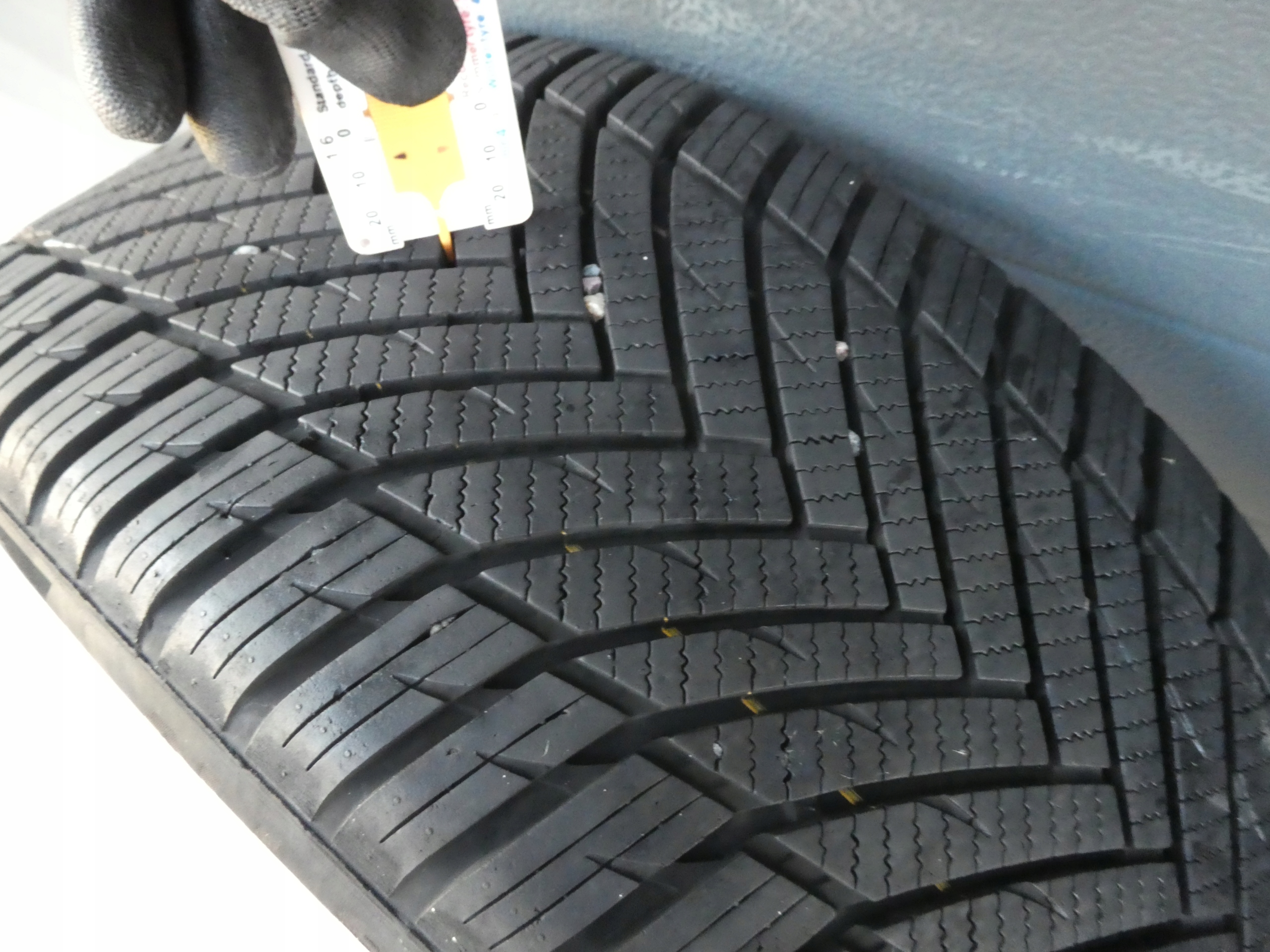 2X tyres Imperial 225/45/17 2021R