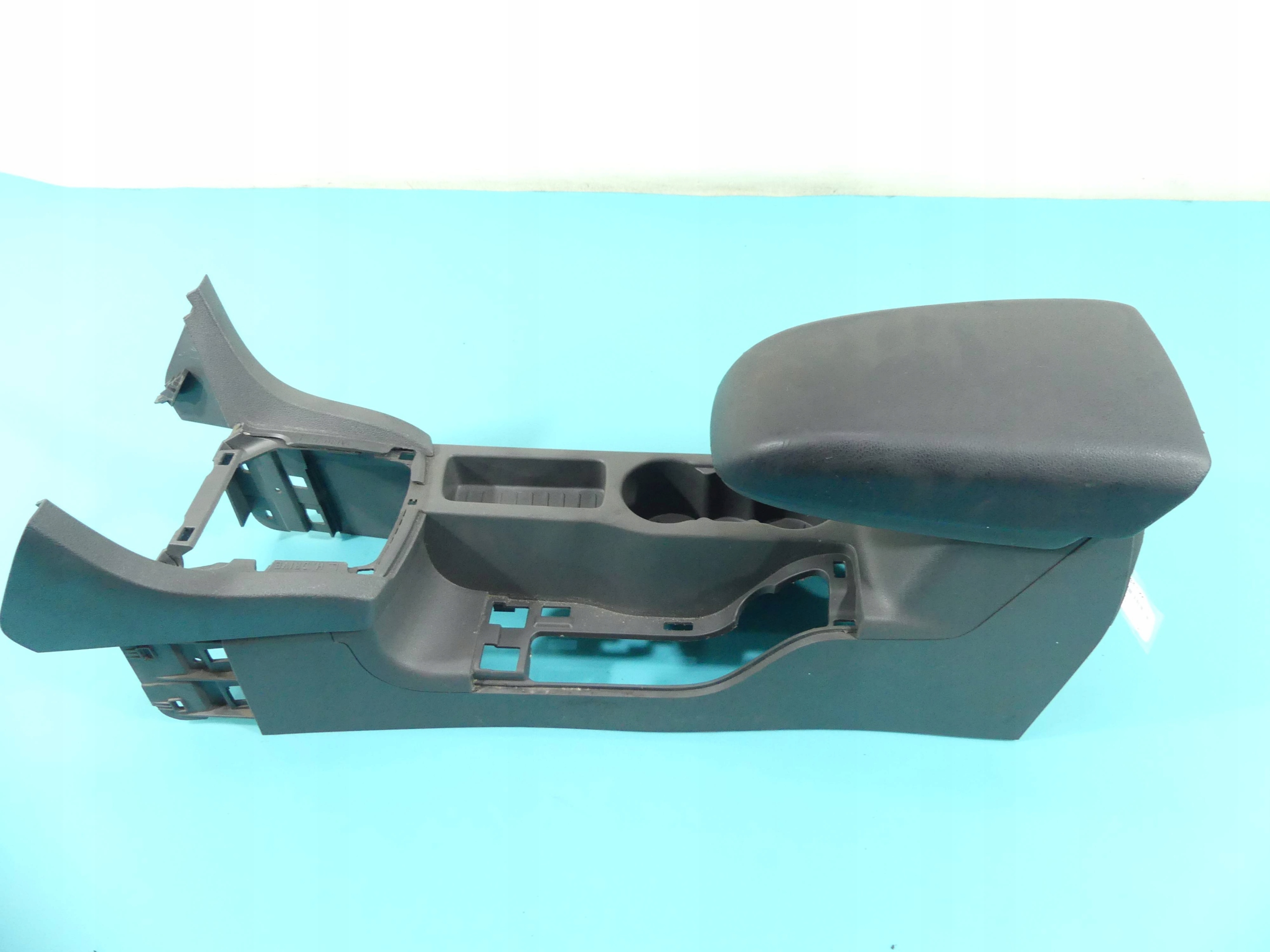 PODŁOKIETNIK TUNEL FORD FOCUS MK2 04-08 EUROPA