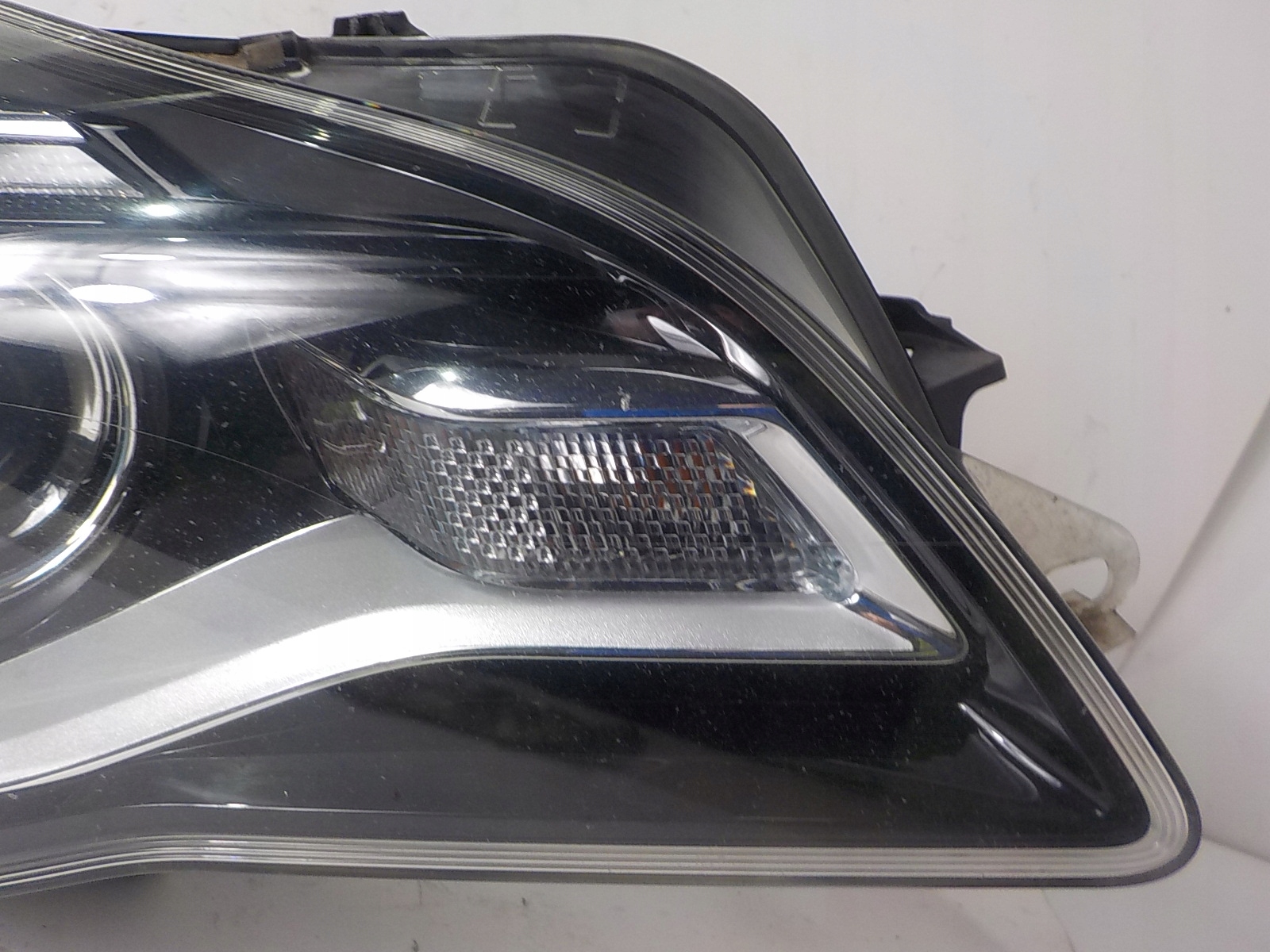 OPEL INSIGNIA A LIFT light right front front UK