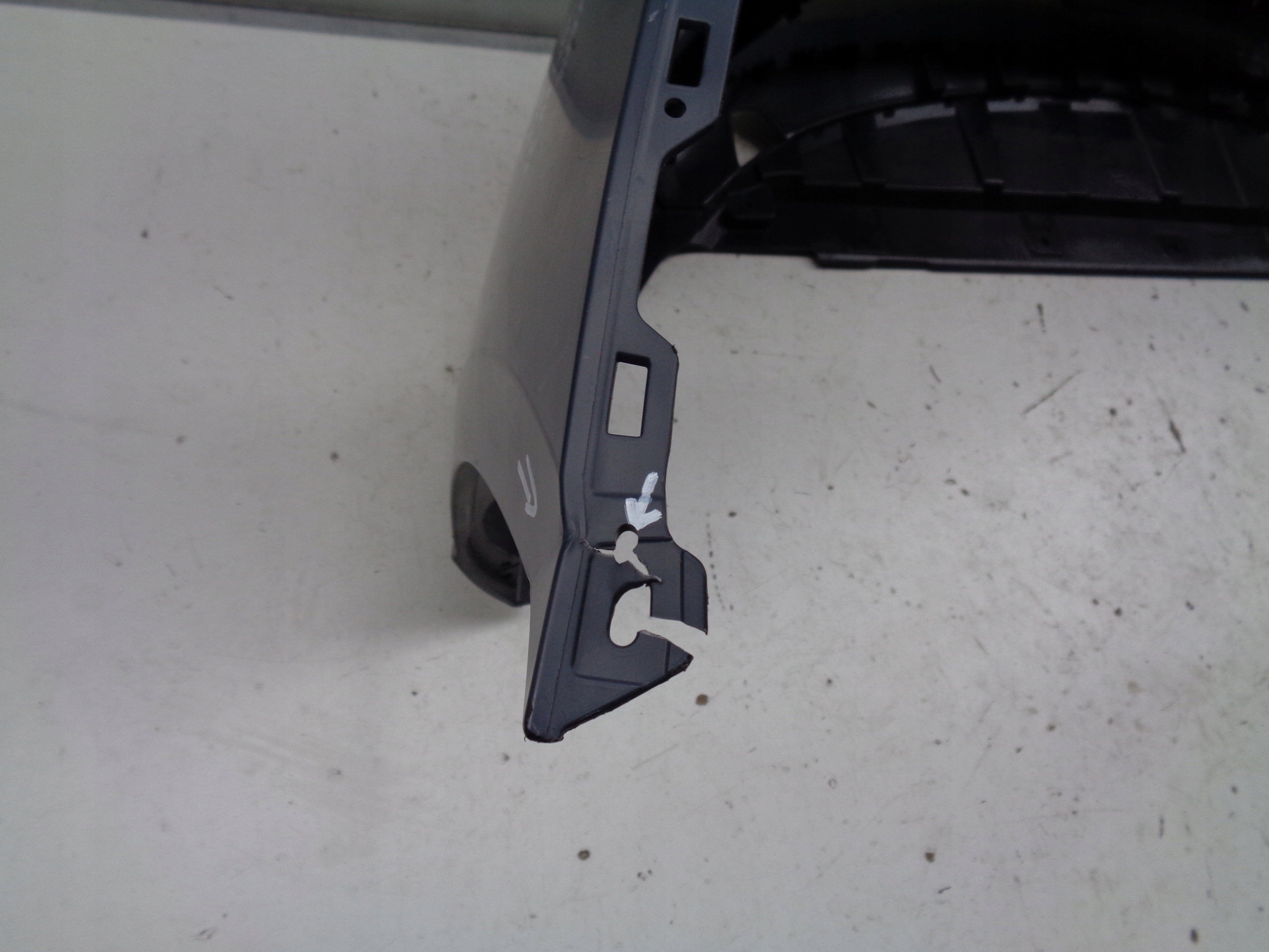 NO-WY-- front bumper MG 5 MG5 EV 22- NR 44120