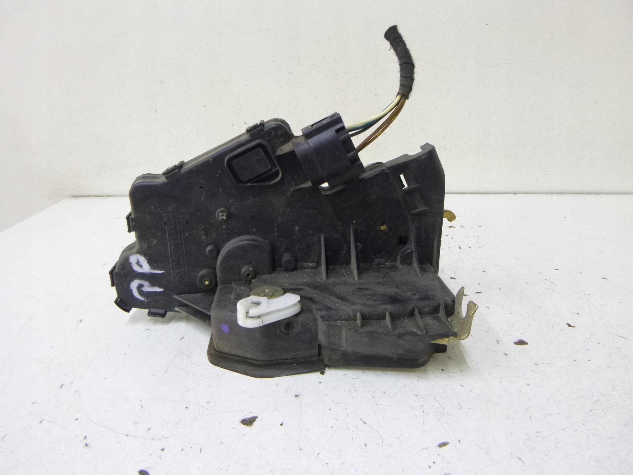 lock door front right BMW E46 LIFT sedan 2001