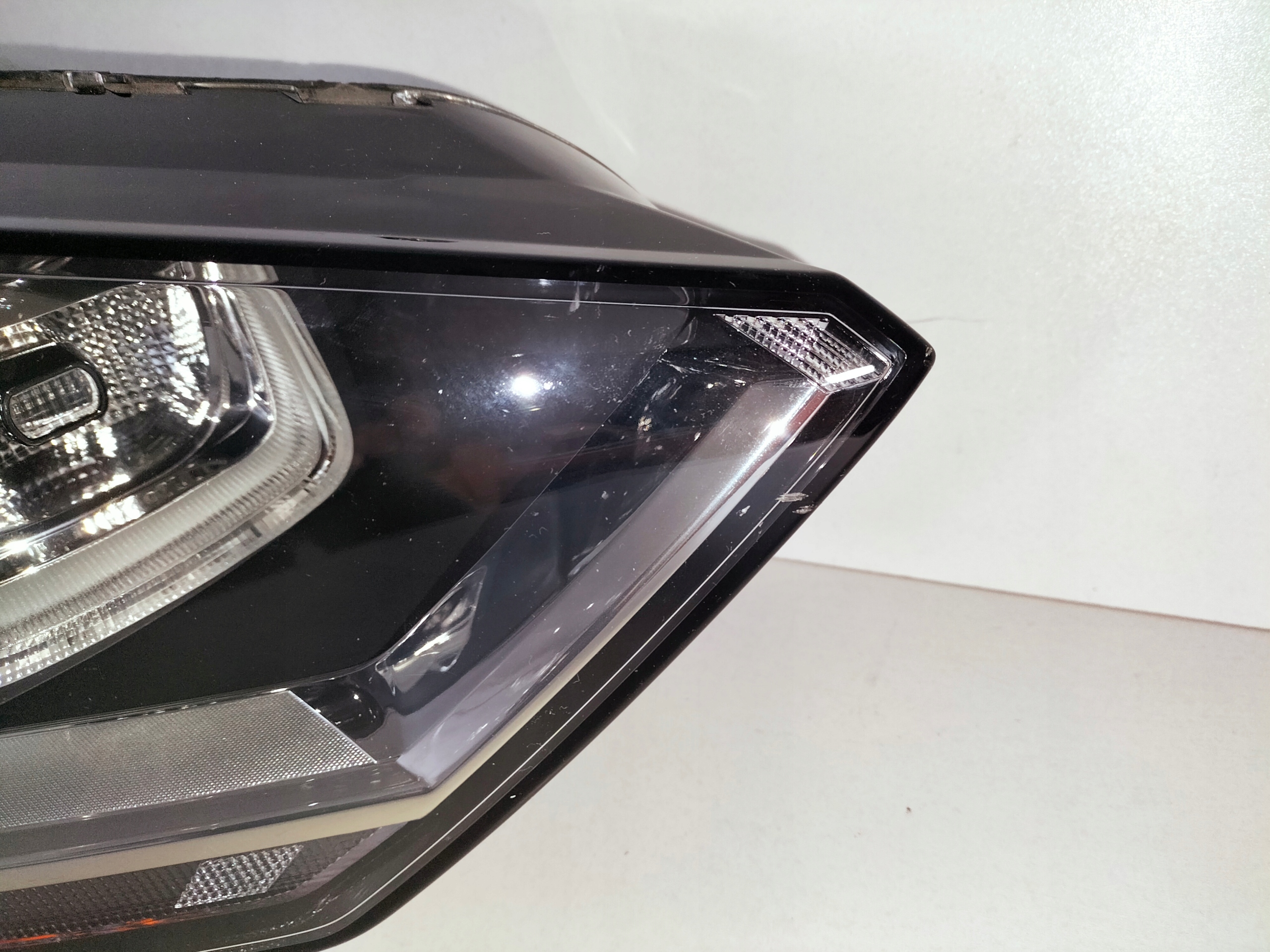 light front right VW GOLF VII SPORTSVAN 14