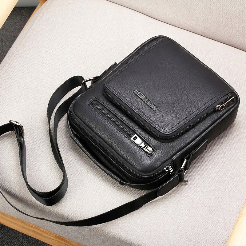 LISTONOSZKA MĘSKA NA RAMIĘ Z KIESZENIĄ TORBA DO RĘKI CZARNA Płeć mężczyzna