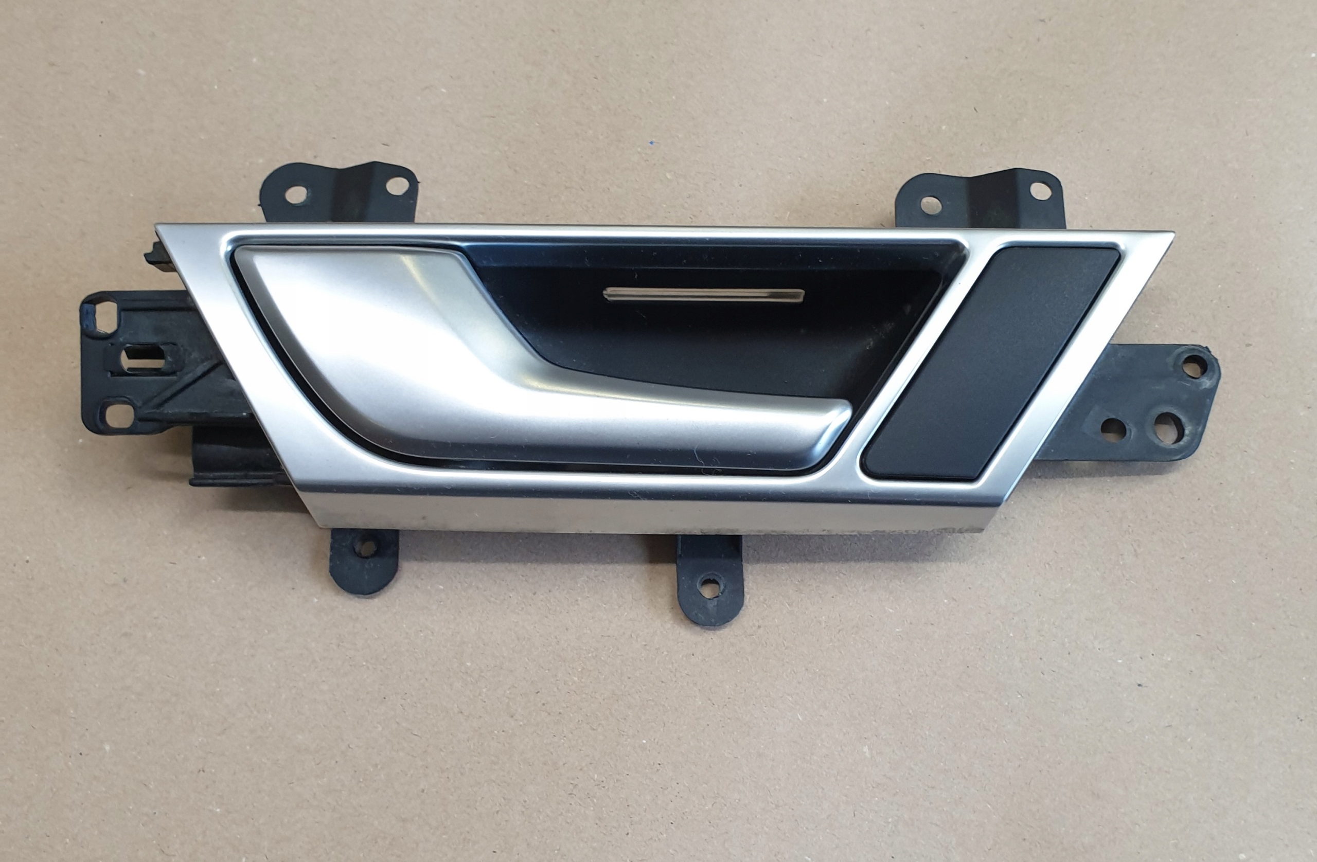 handle inner PODSWIETLANA LED left rear part AUDI A6 C6 4F OE